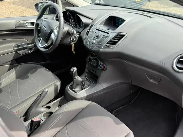 Ford Fiesta view 6
