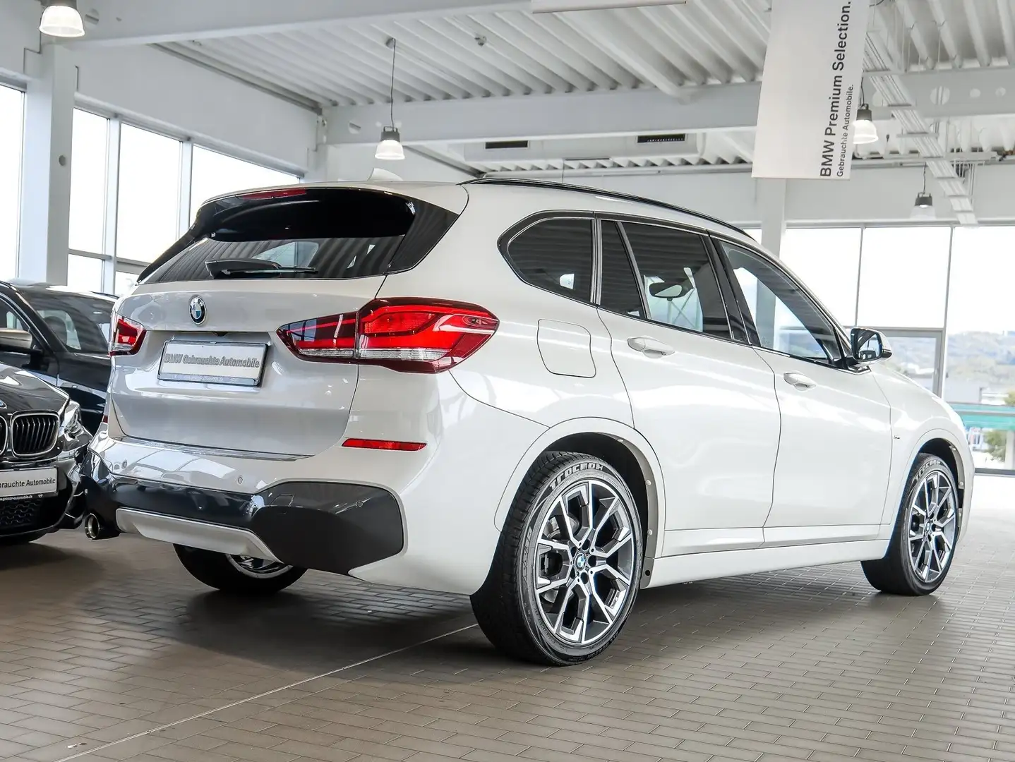 BMW X1 sDrive18i M-Sport Headup Pano Anhängk. Kamera Blanc - 2