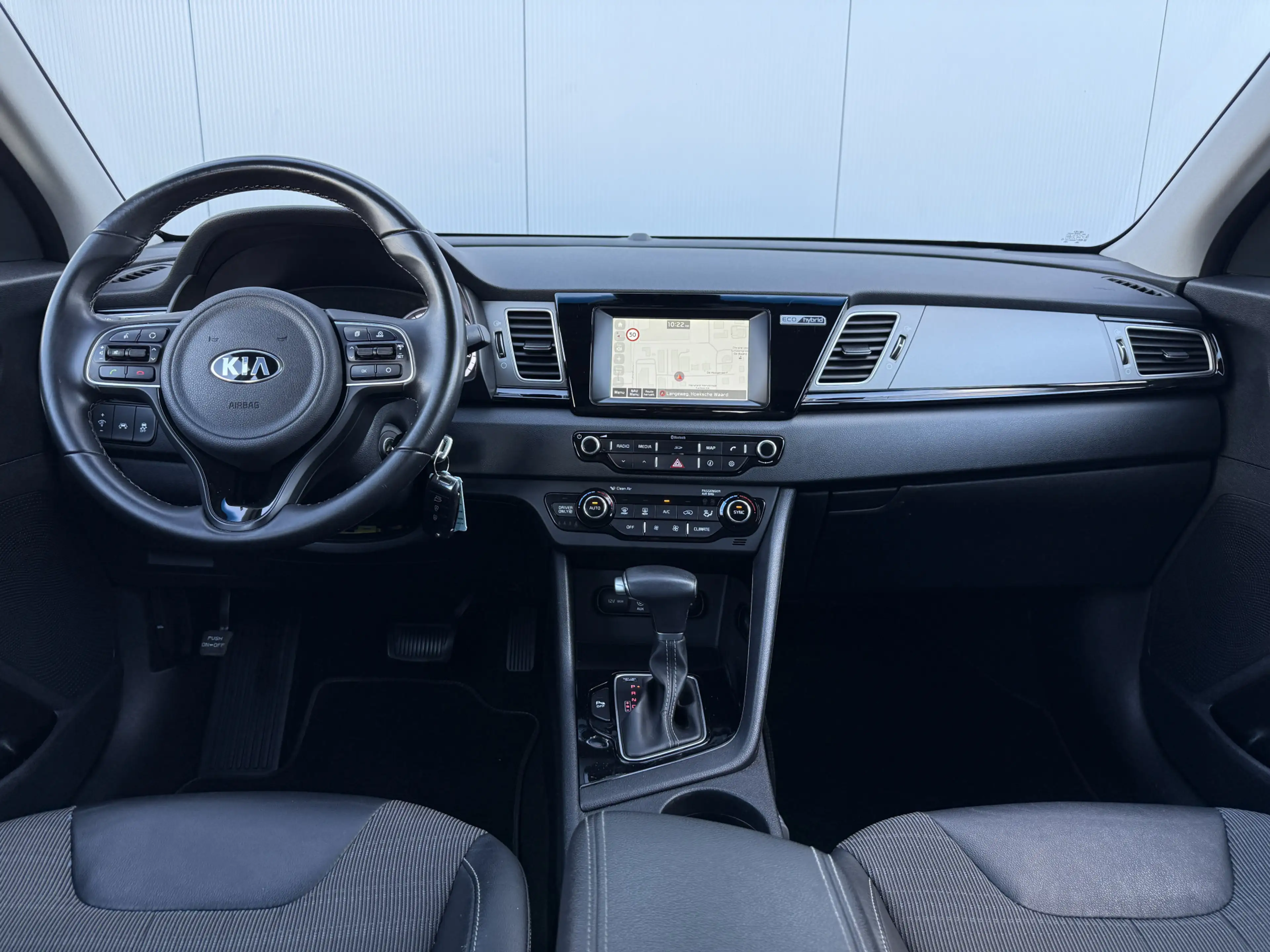 Kia Niro 1.6 GDi Hybrid DynamicLine Carplay/Navi/Climate. — photo 2
