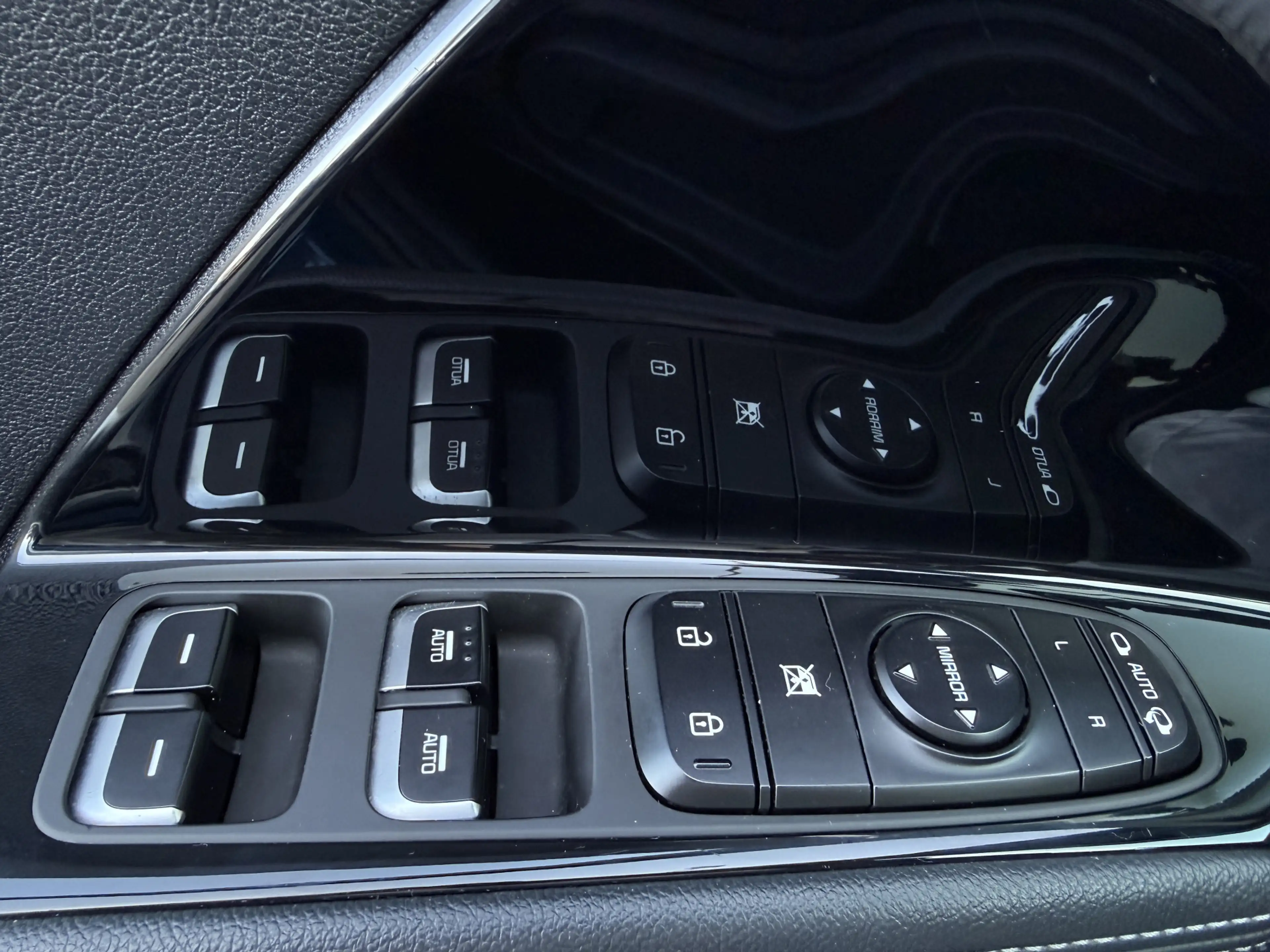 Kia Niro 1.6 GDi Hybrid DynamicLine Carplay/Navi/Climate. — photo 25