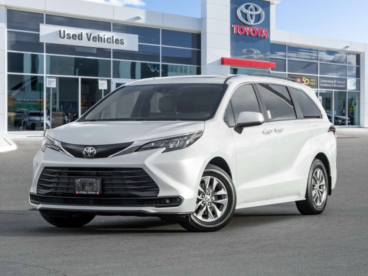 2026 Toyota Sienna XLE 8-Passenger FWD