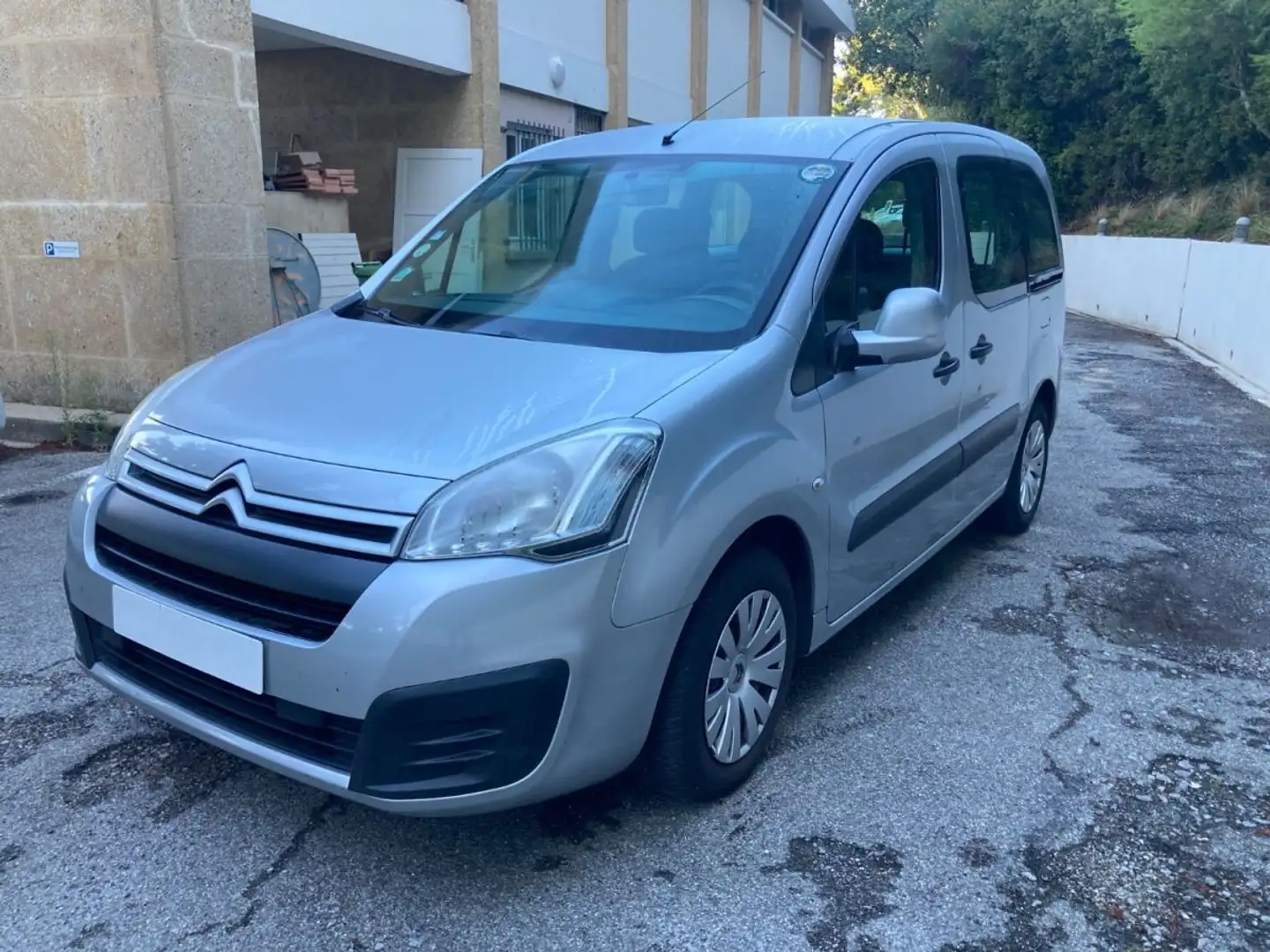 Citroen Berlingo FEEL Silber - 1