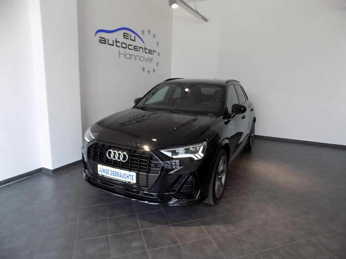 Audi Q3 35 TDI S-tronic,3xS-line Teilleder Navi OP-schwarz Schwarz - 2