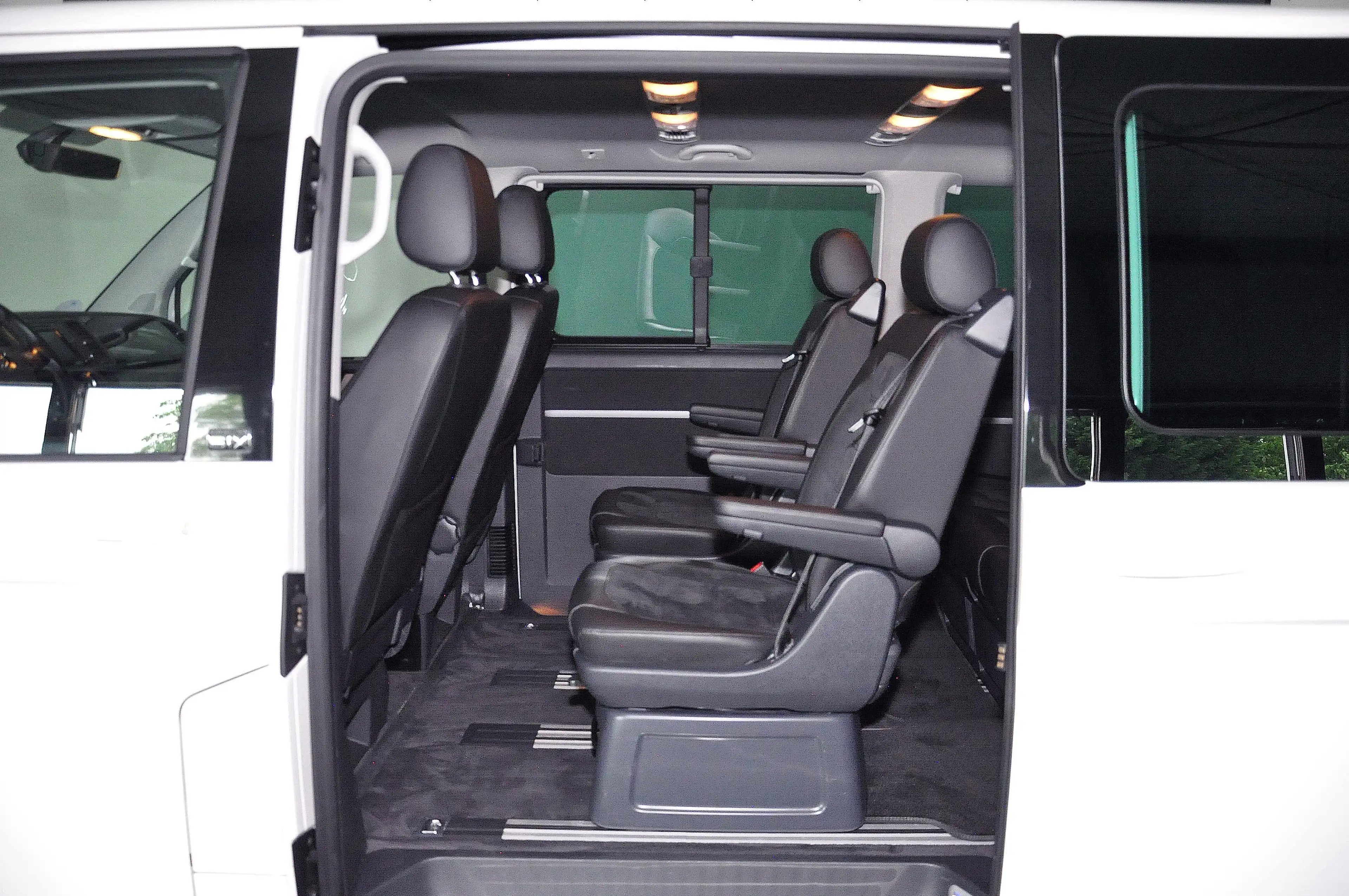 Volkswagen T6.1 Multivan ! Generation Six ! 4Motion (Allrad) ! 1. Hand ! — photo 11
