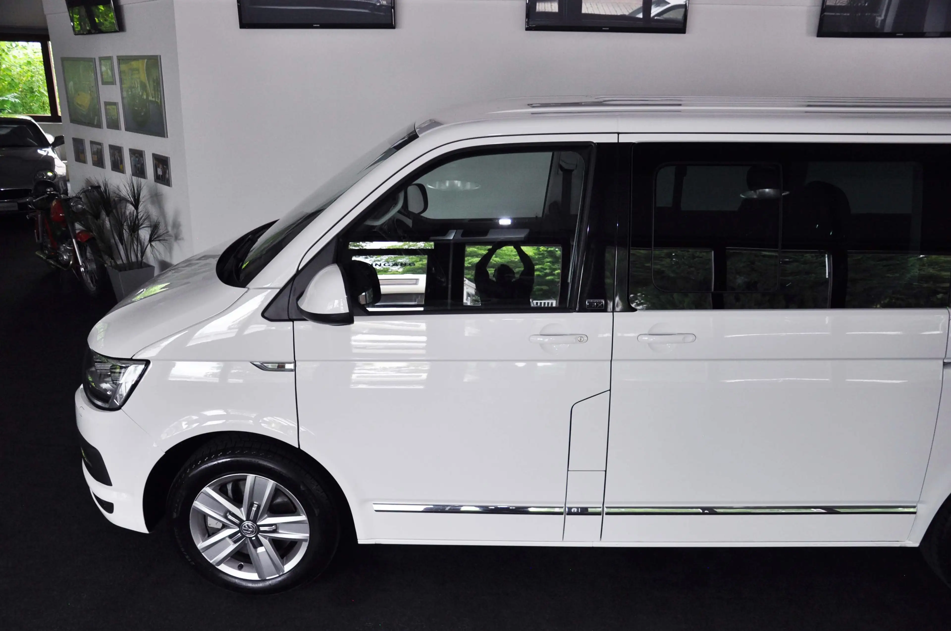 Volkswagen T6.1 Multivan ! Generation Six ! 4Motion (Allrad) ! 1. Hand ! — photo 7
