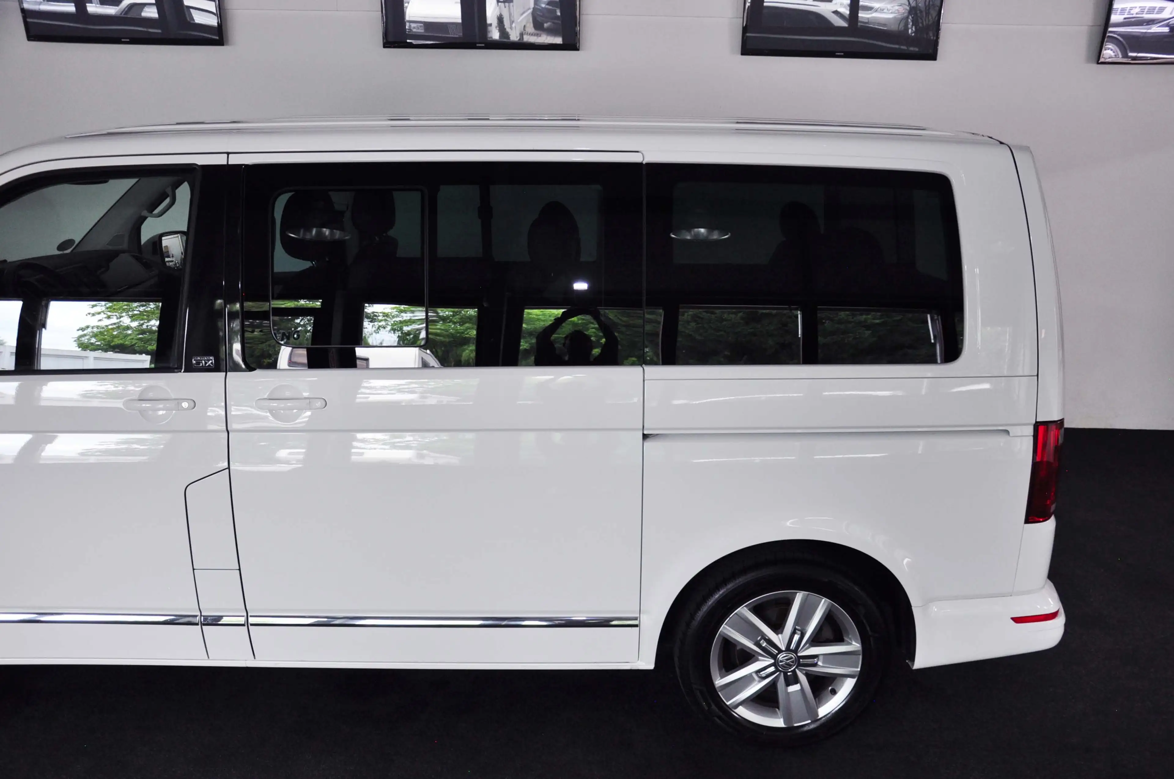 Volkswagen T6.1 Multivan ! Generation Six ! 4Motion (Allrad) ! 1. Hand ! — photo 8