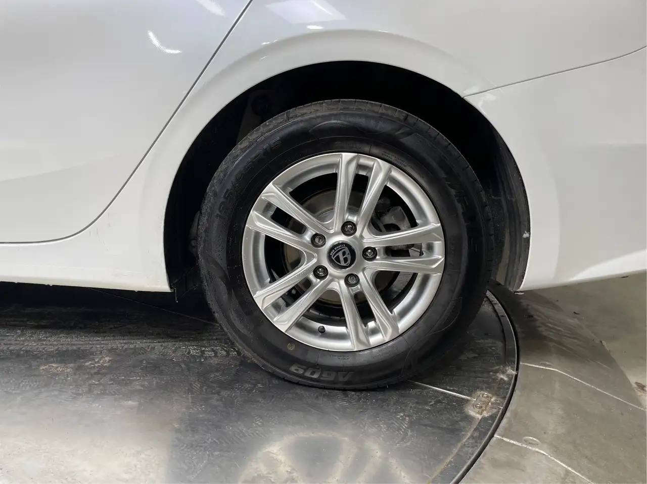 Kia Forte снимка Kia Forte