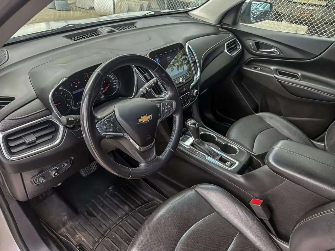 Chevrolet Equinox снимка Chevrolet Equinox