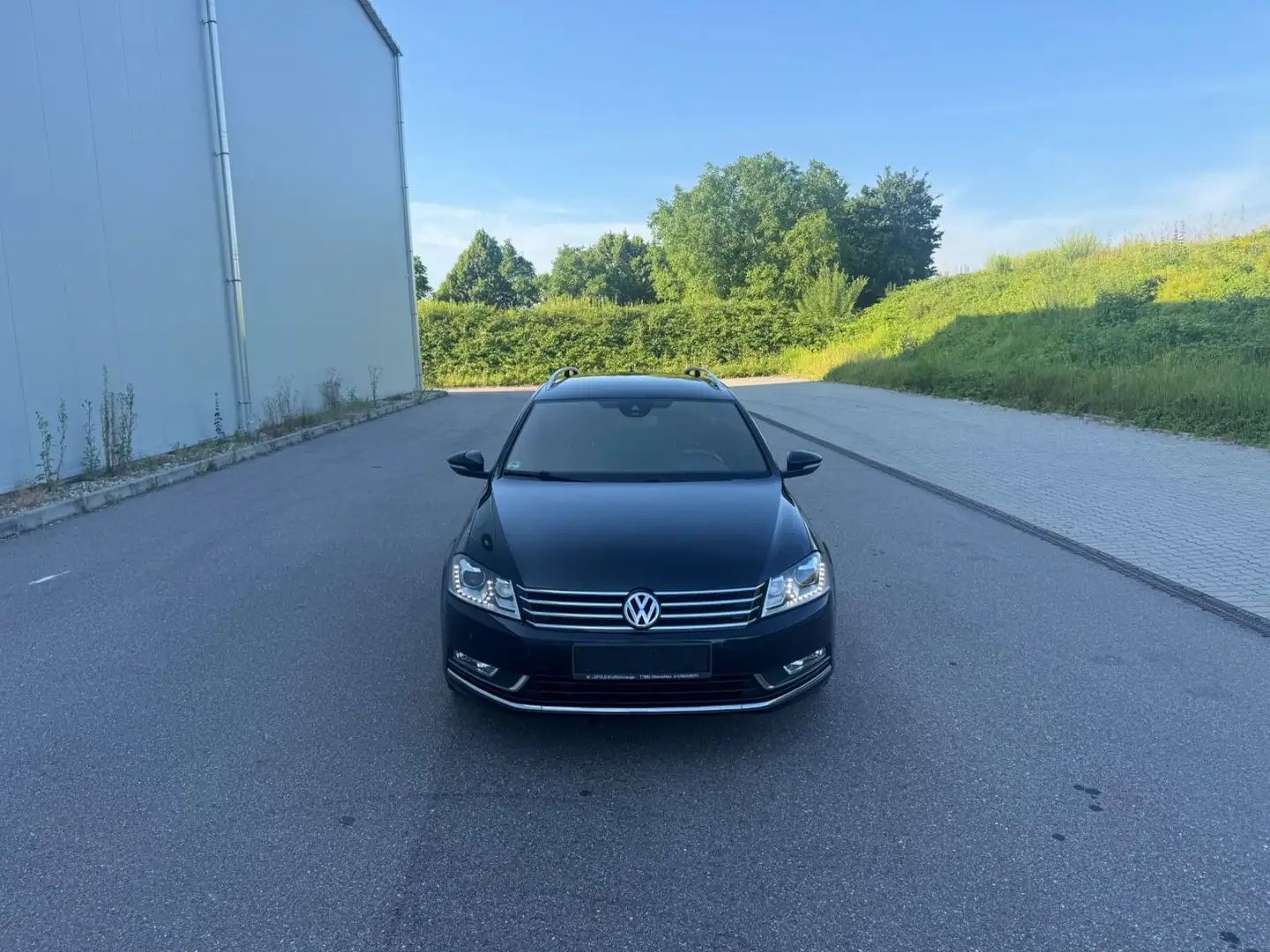 Volkswagen Passat Variant Comfortline BlueMotion 4Motion* Schwarz - 2