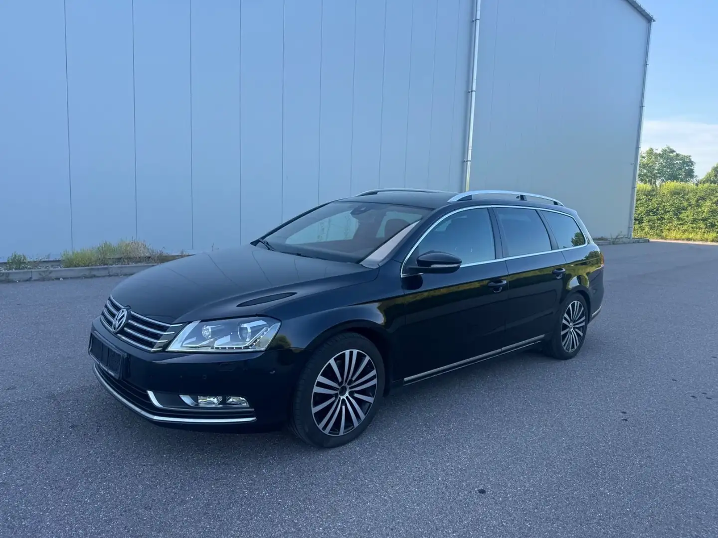 Volkswagen Passat Variant Comfortline BlueMotion 4Motion* Schwarz - 1