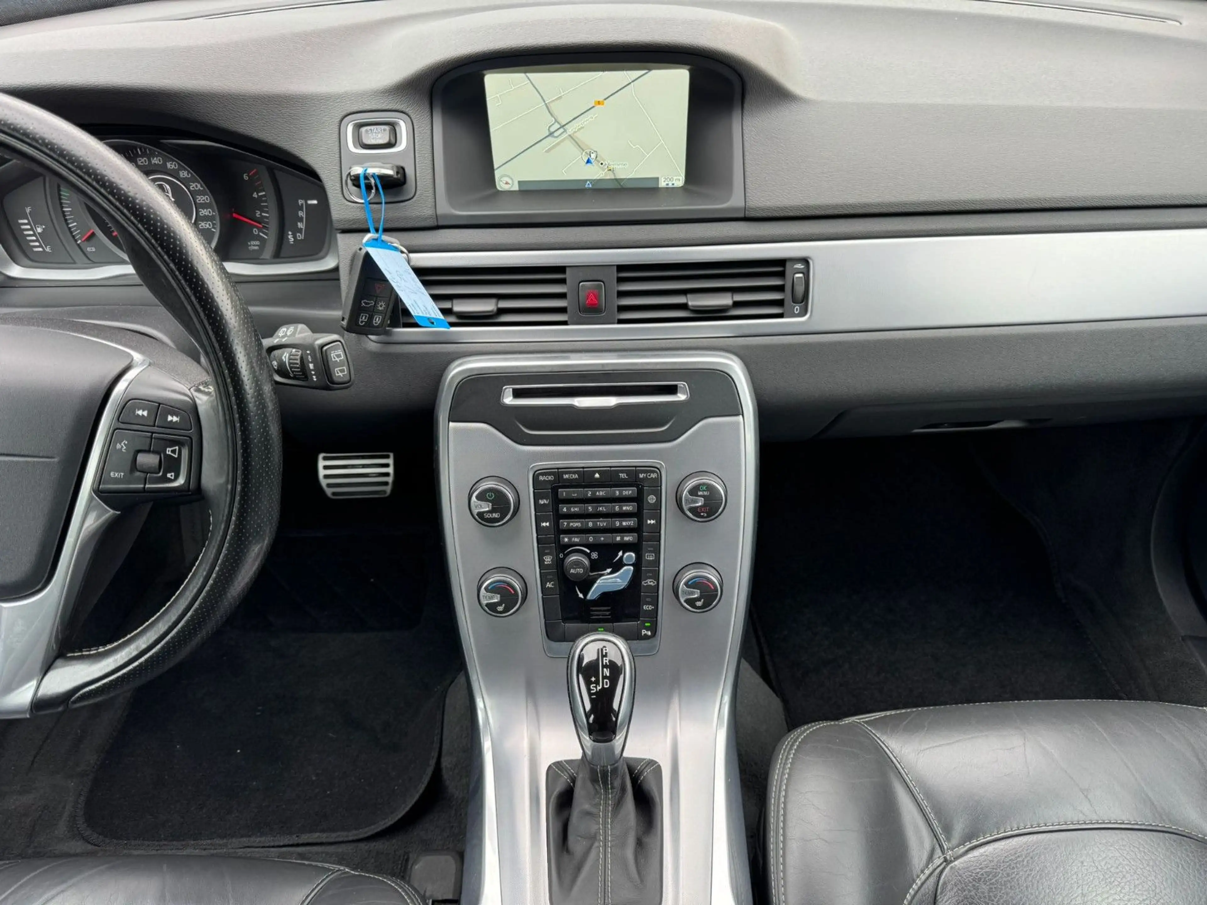 Volvo V70 Kombi Linje Svart AUTOMATIK/AHK/KLIMA/LEDER — photo 14