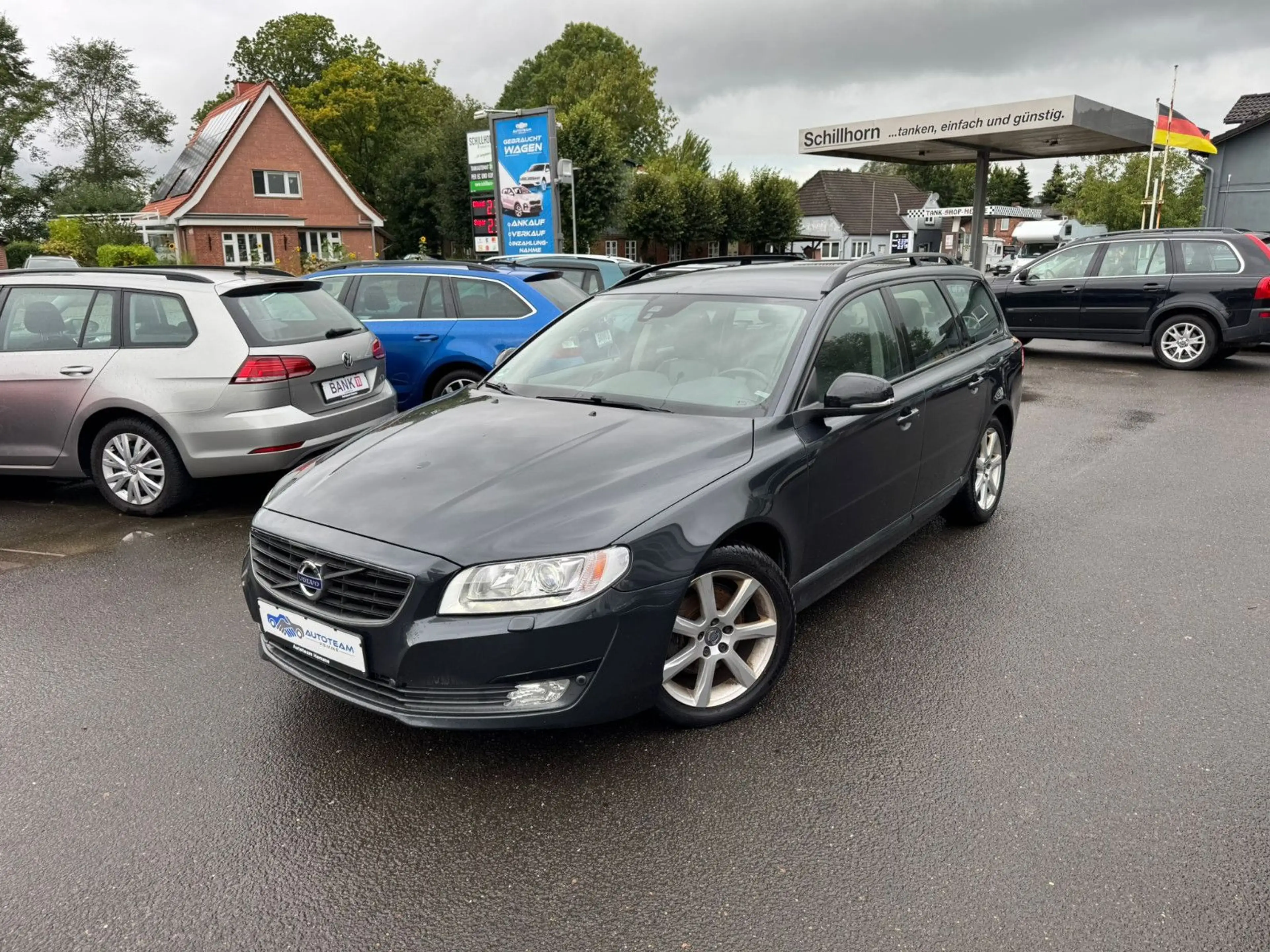Volvo V70 Kombi Linje Svart AUTOMATIK/AHK/KLIMA/LEDER