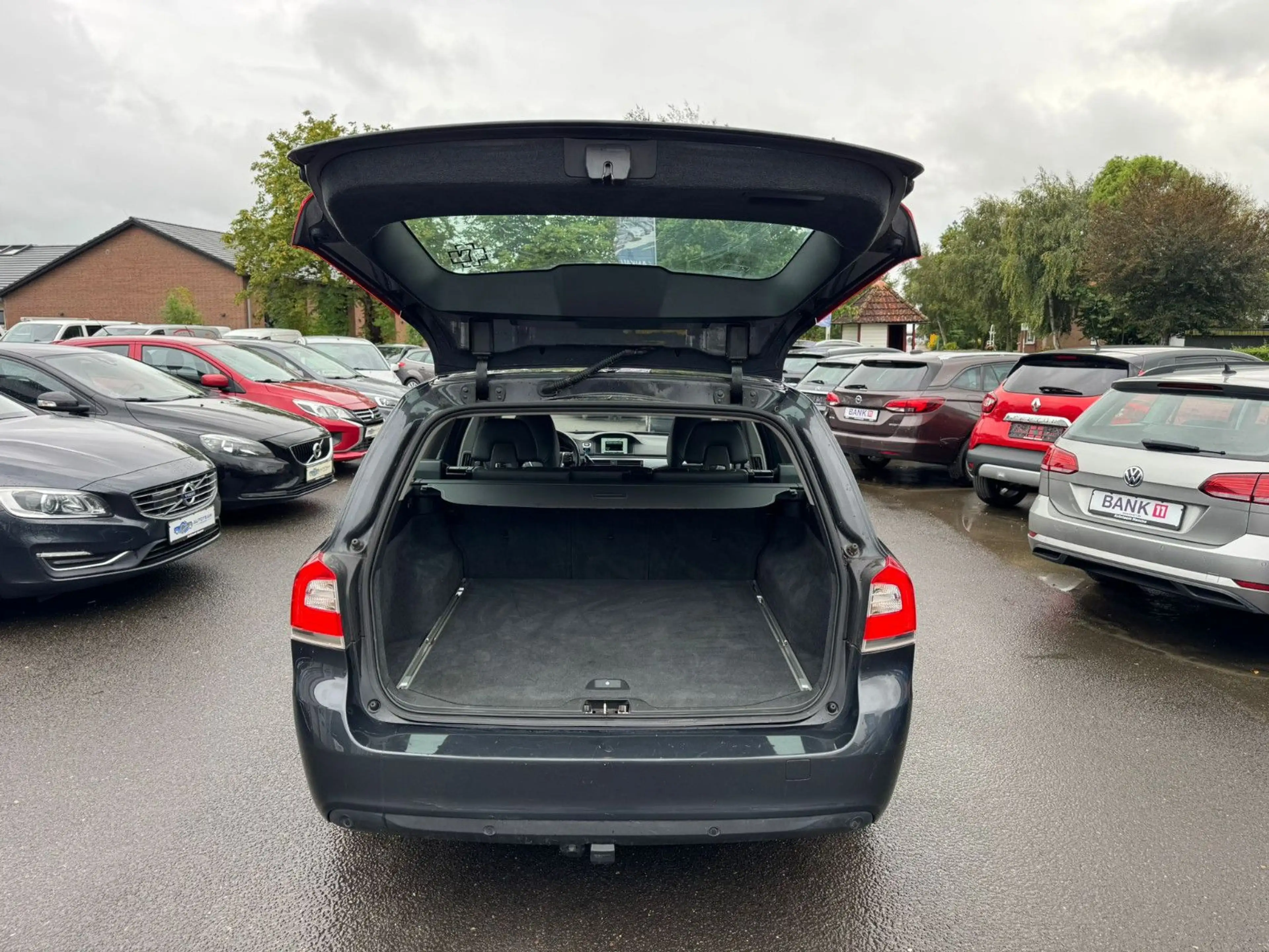 Volvo V70 Kombi Linje Svart AUTOMATIK/AHK/KLIMA/LEDER — photo 9