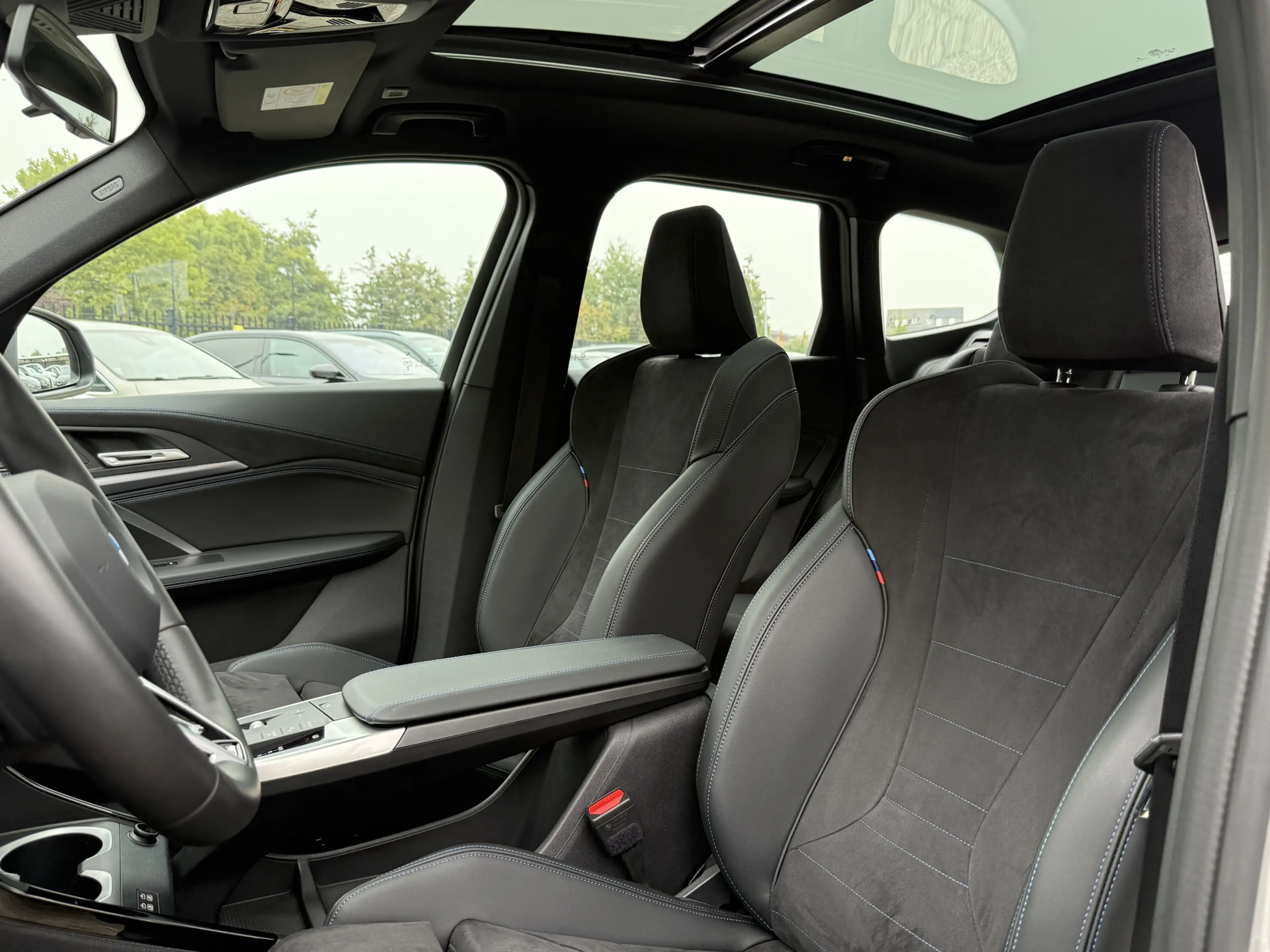 BMW iX1 xDrive30 | M-Sport | Panorama | Harman/Kardon | Ca — photo 13