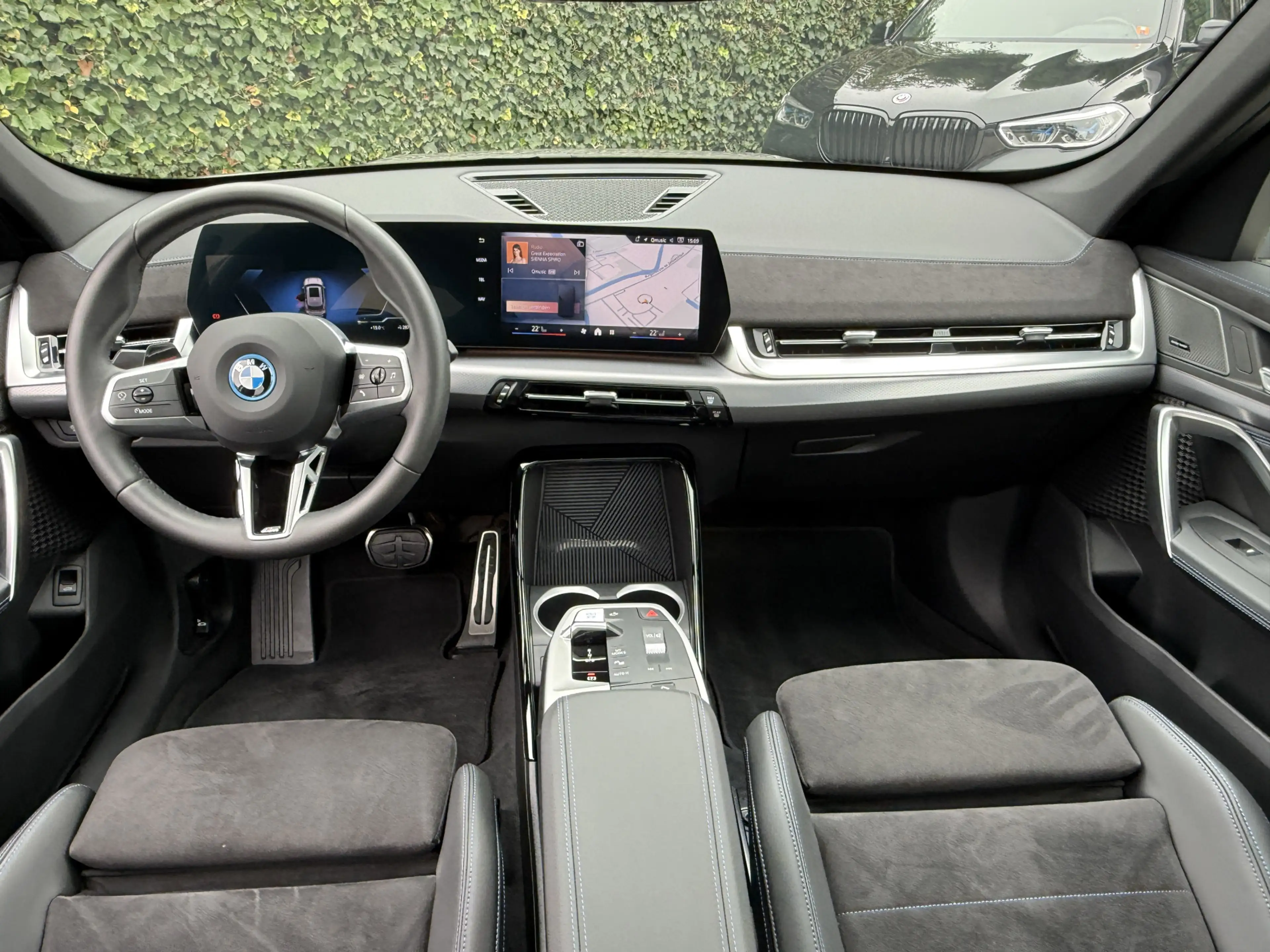 BMW iX1 xDrive30 | M-Sport | Panorama | Harman/Kardon | Ca — photo 15