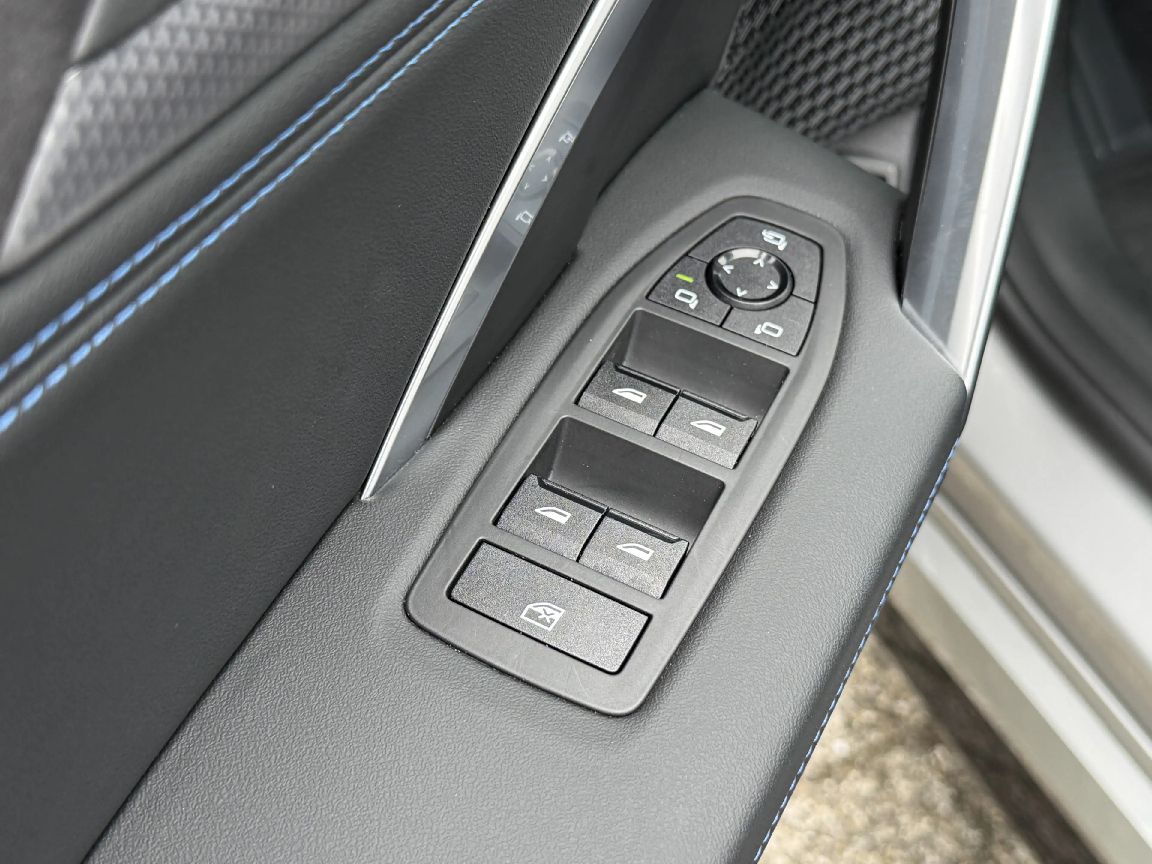 BMW iX1 xDrive30 | M-Sport | Panorama | Harman/Kardon | Ca — photo 12