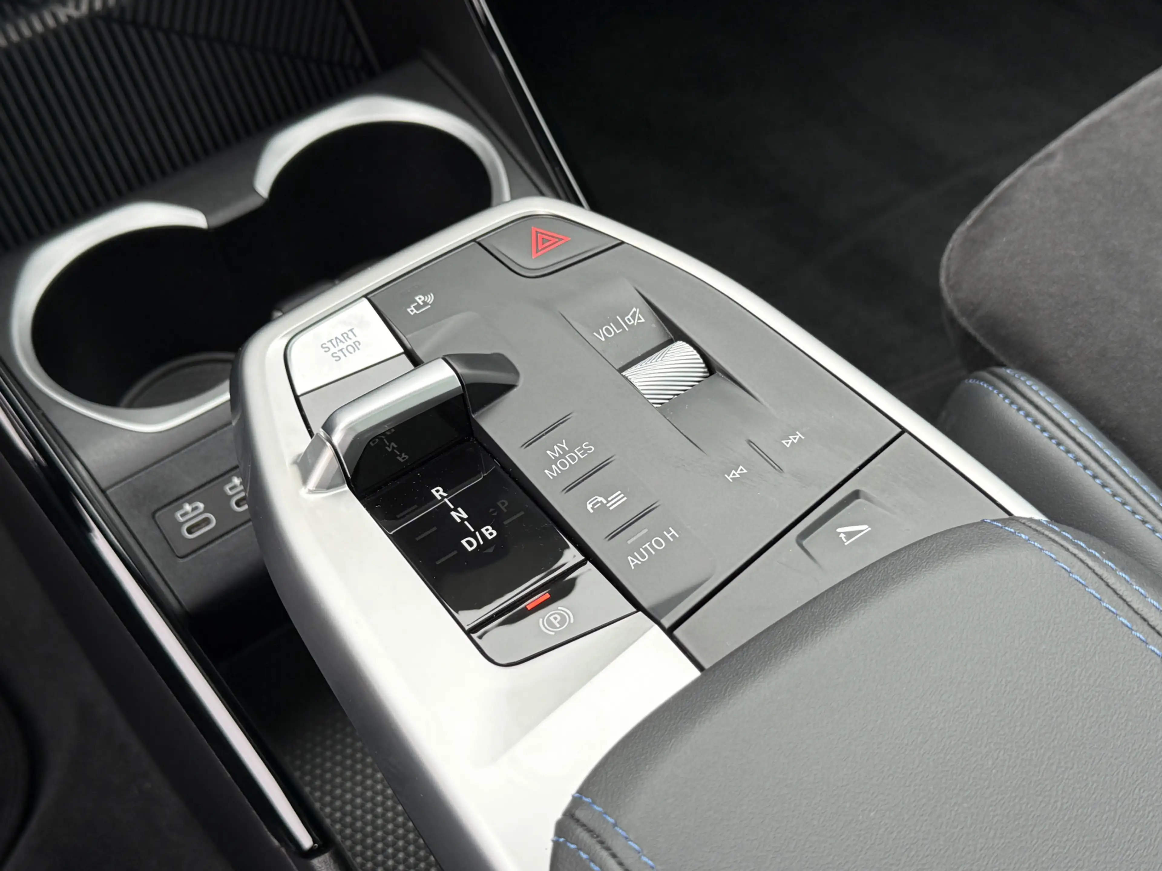 BMW iX1 xDrive30 | M-Sport | Panorama | Harman/Kardon | Ca — photo 11