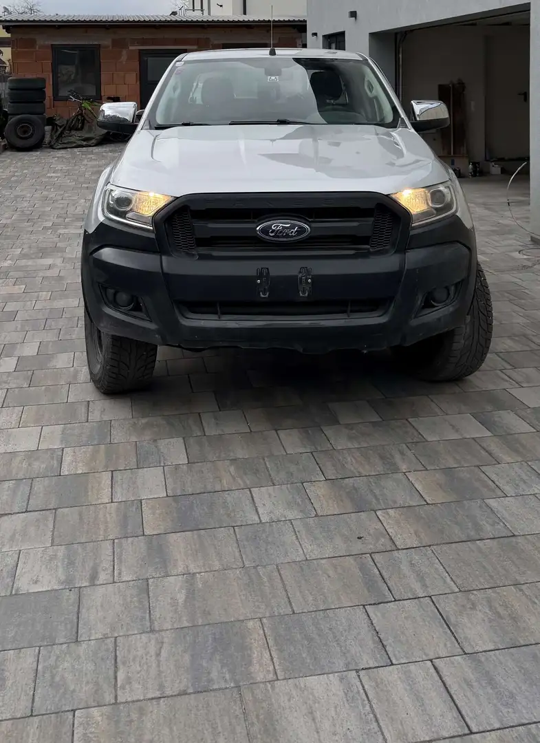 Ford Ranger 2,2 XLT Silber - 1