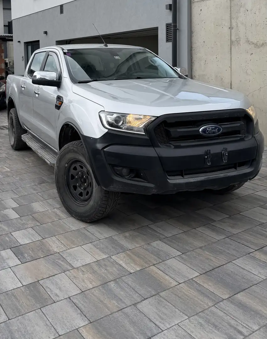 Ford Ranger 2,2 XLT Silber - 2