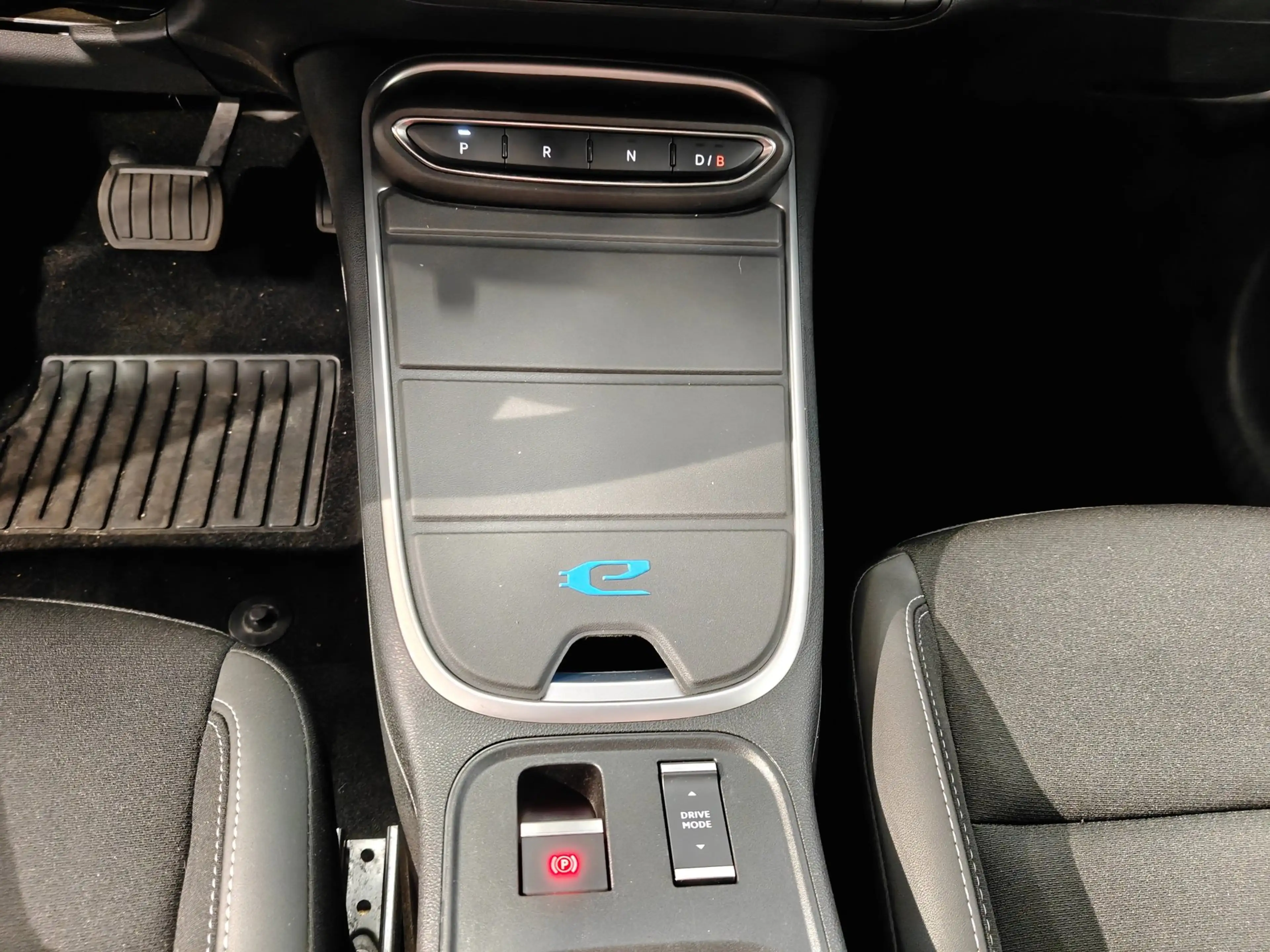 Jeep Avenger Summit 54 kWh — photo 13