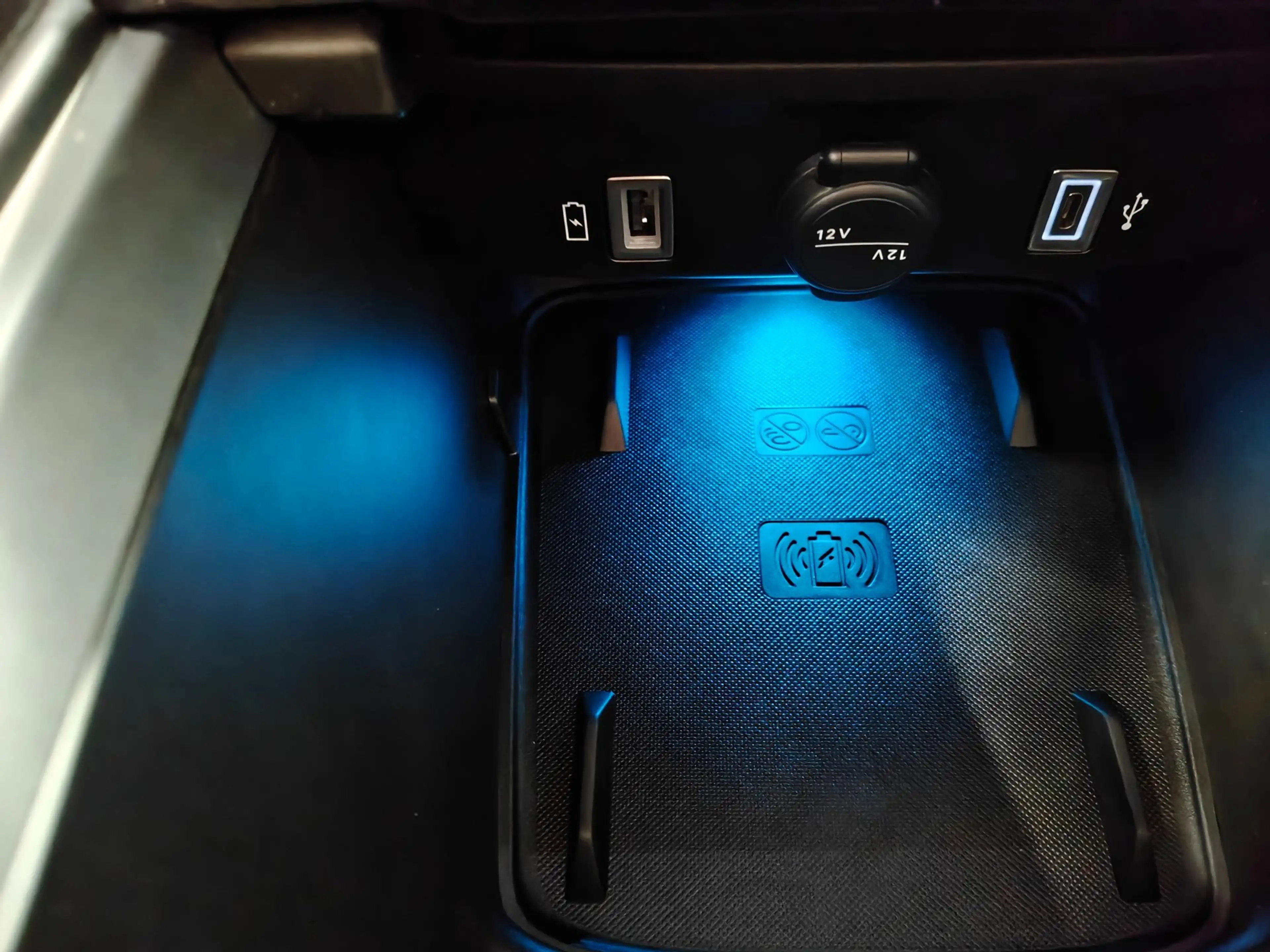Jeep Avenger Summit 54 kWh — photo 14
