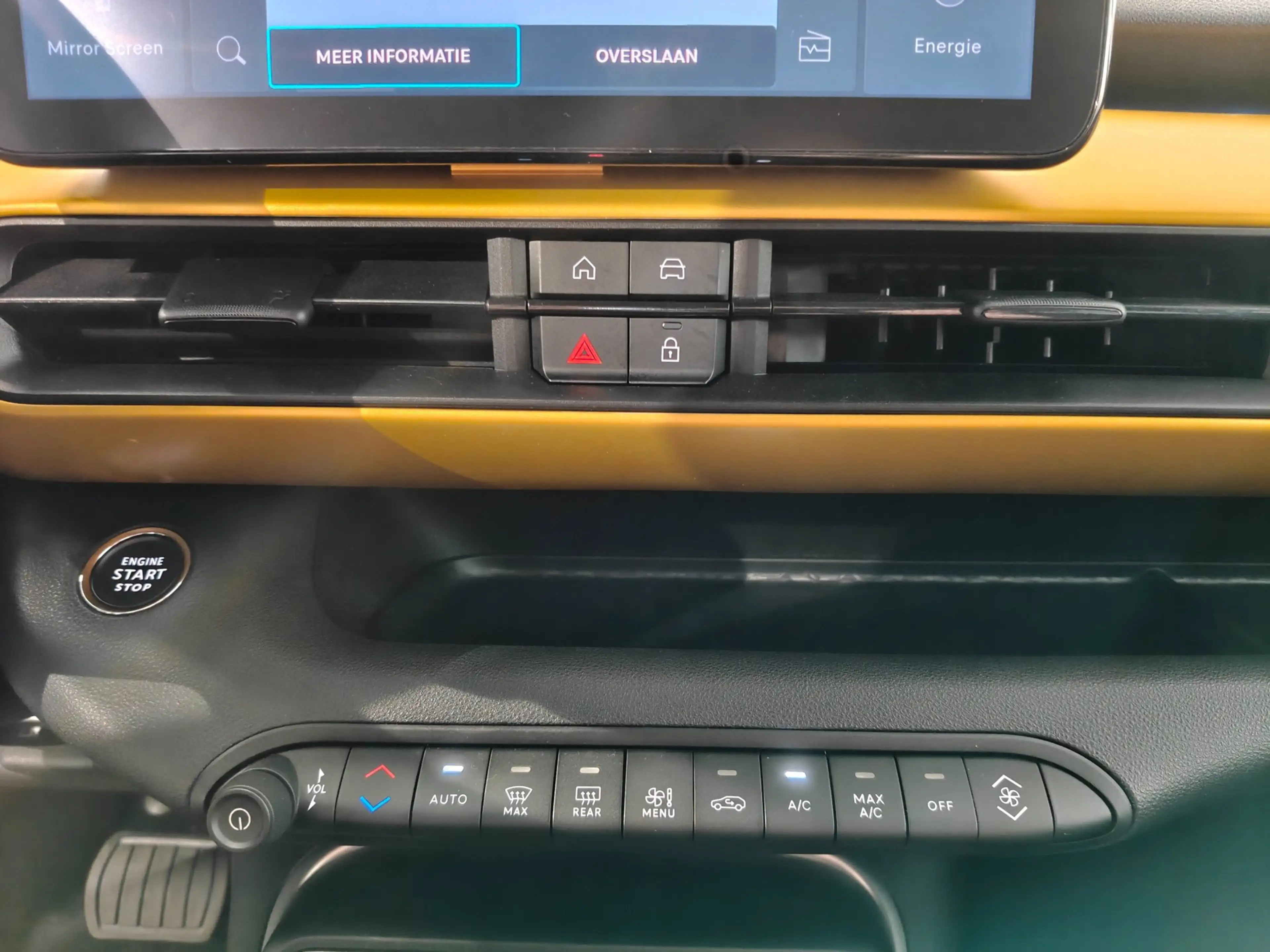 Jeep Avenger Summit 54 kWh — photo 15