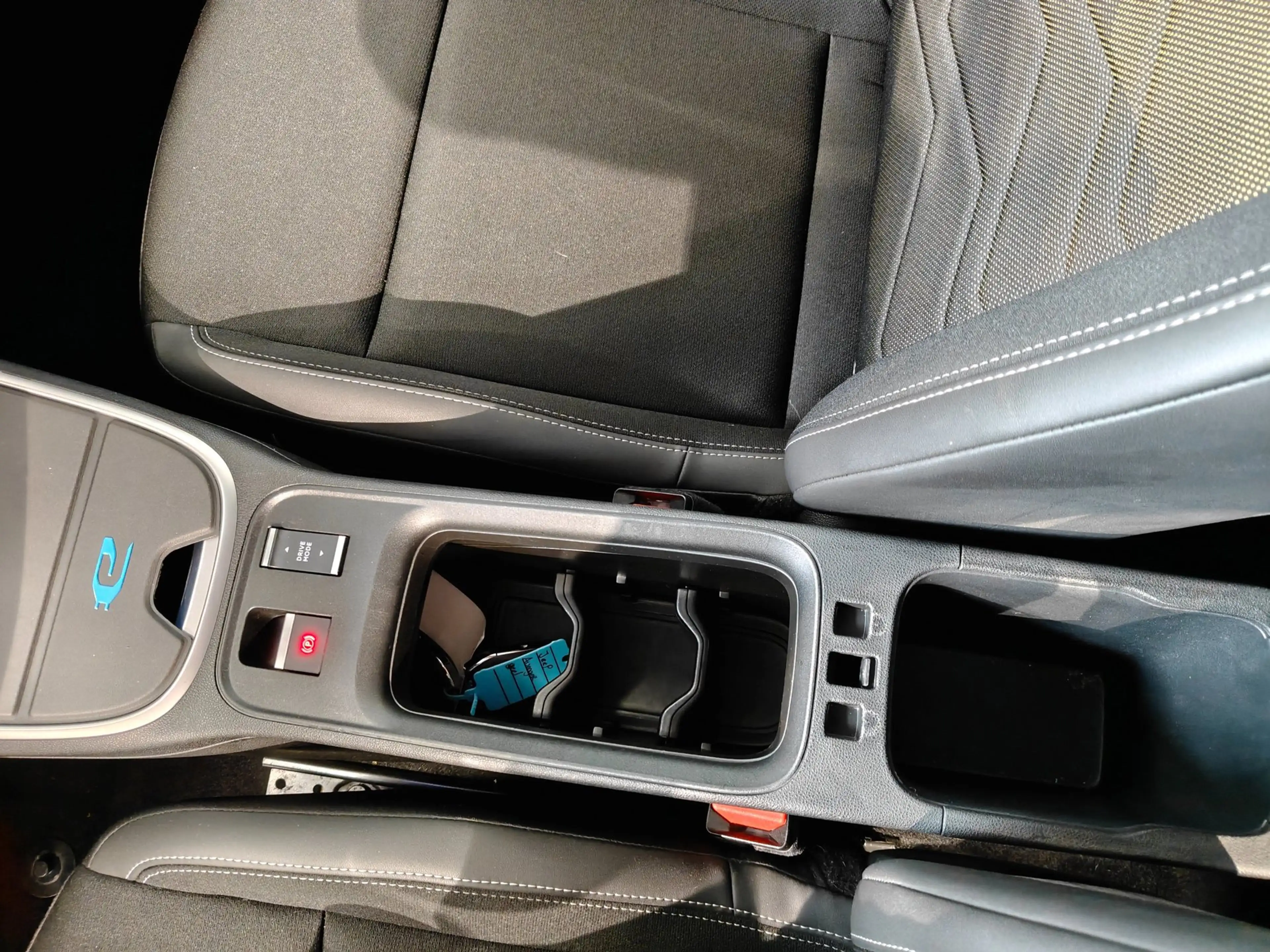 Jeep Avenger Summit 54 kWh — photo 12