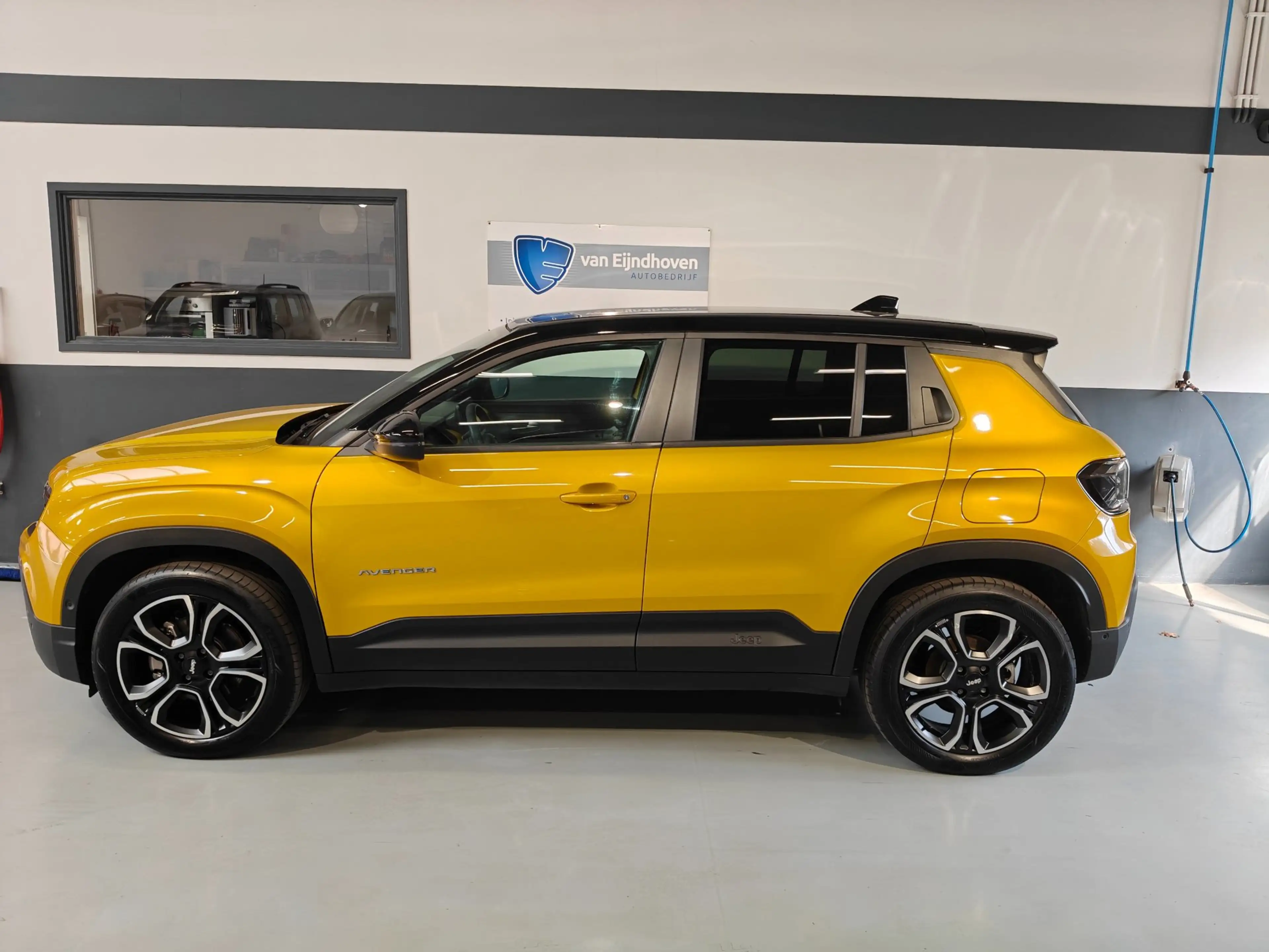 Jeep Avenger Summit 54 kWh — photo 5