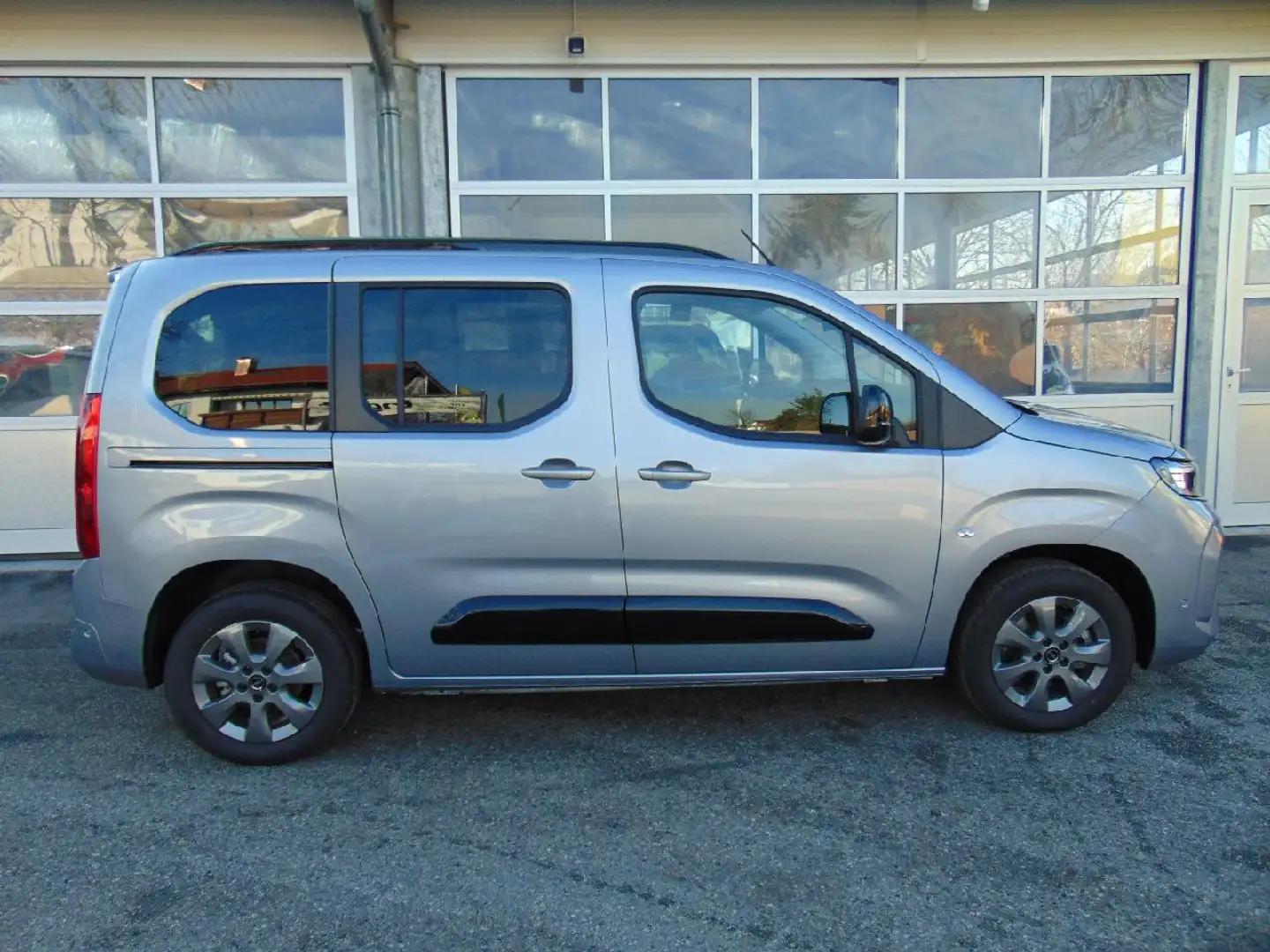 Opel Combo Life Facelift 1.5 Diesel GS Grau - 2