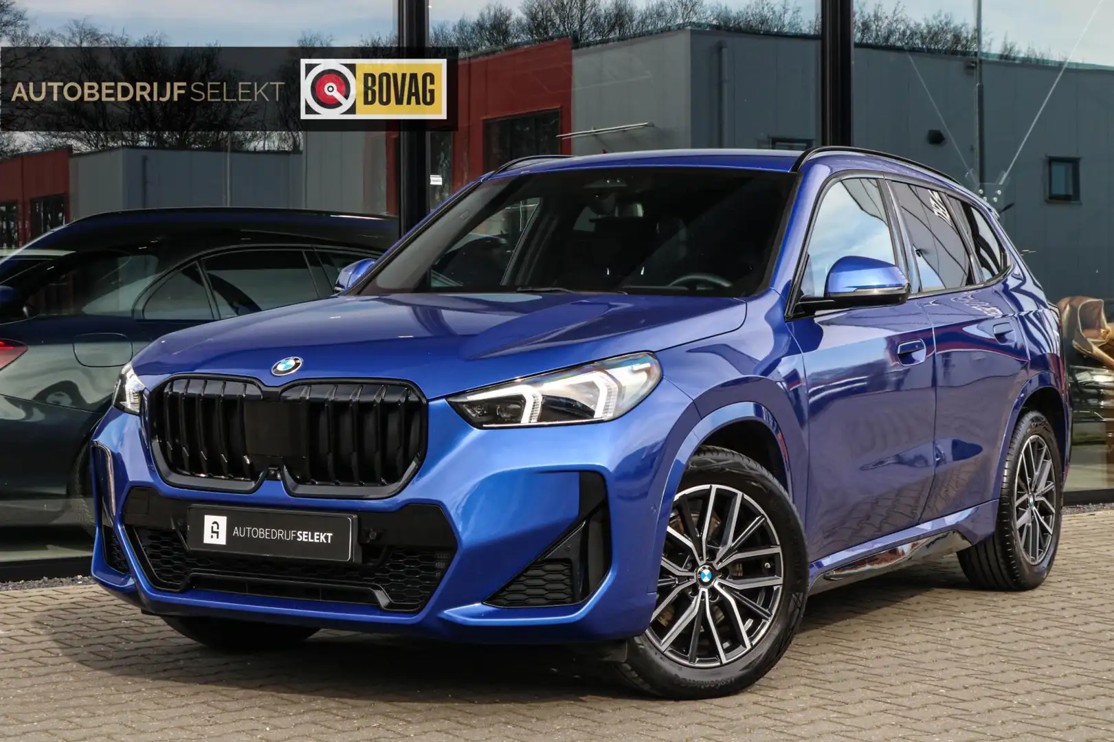 BMW X1 SDrive20i M-Sport - 360 CAMERA - HEAD UP - SFEERVE Bleu - 1