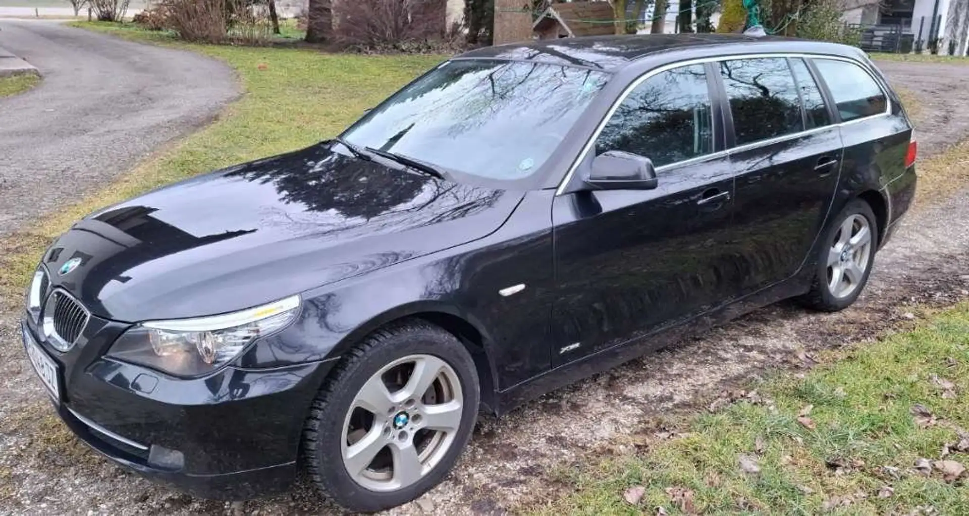 BMW 525 525d xDrive Touring Aut. Schwarz - 1