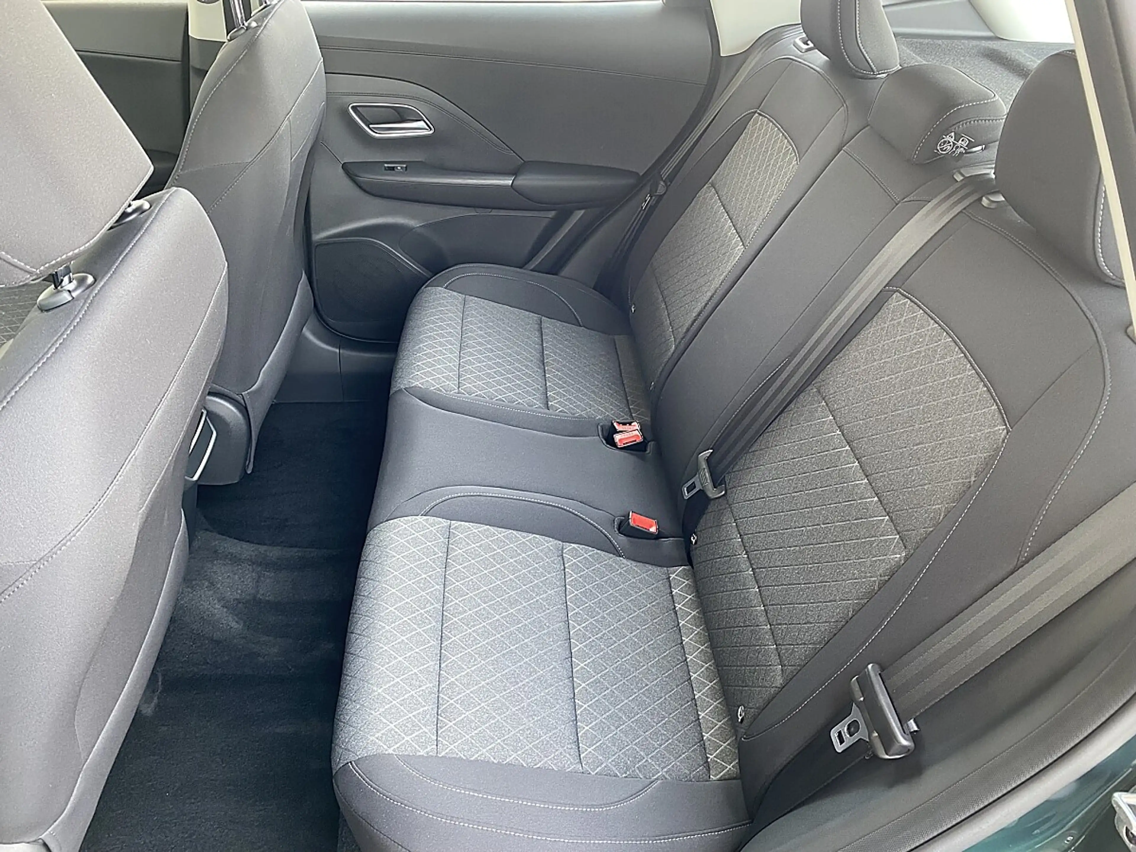 MG ZS + 1.5 Select — photo 11
