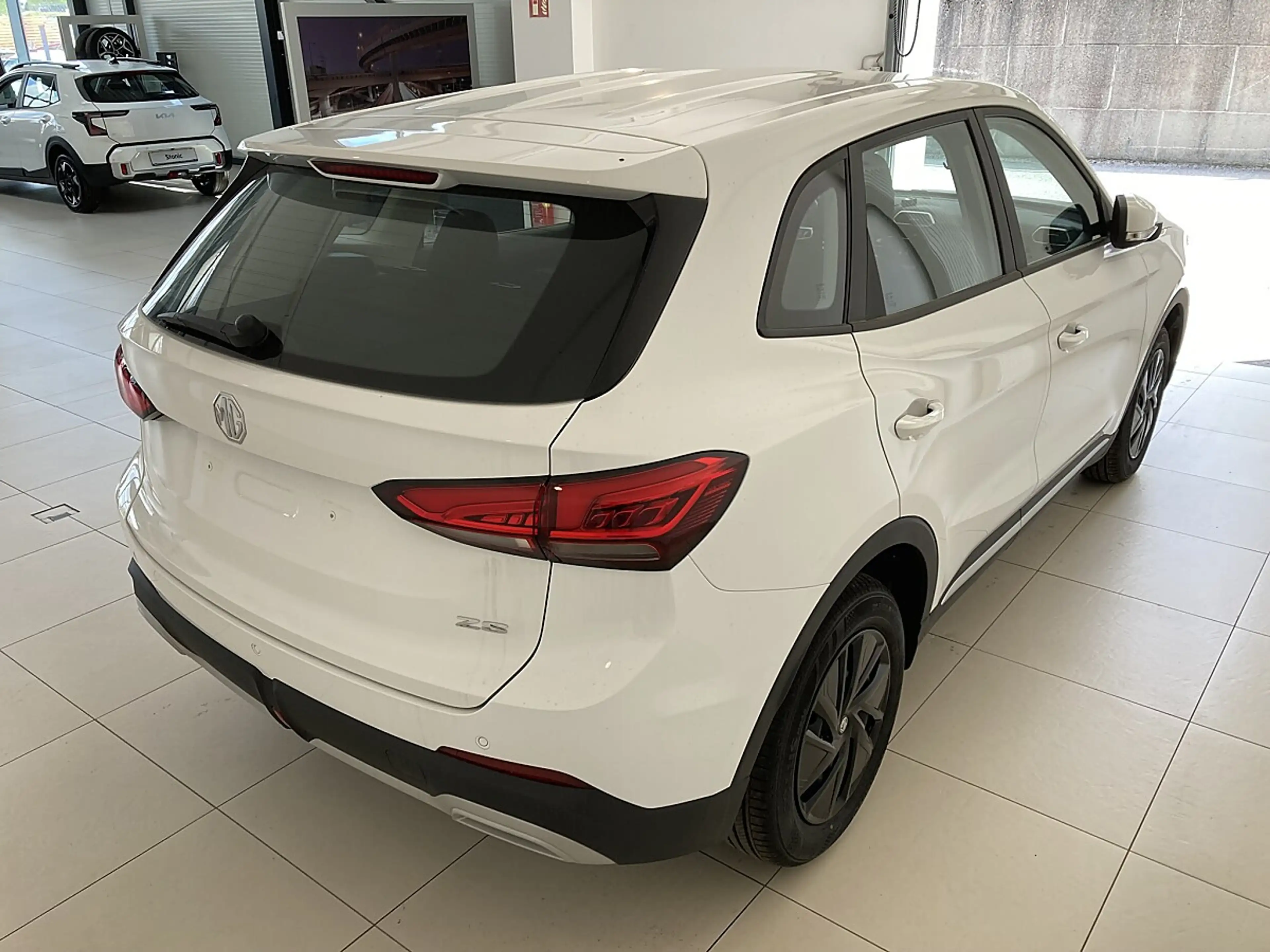 MG ZS + 1.5 Select — photo 5