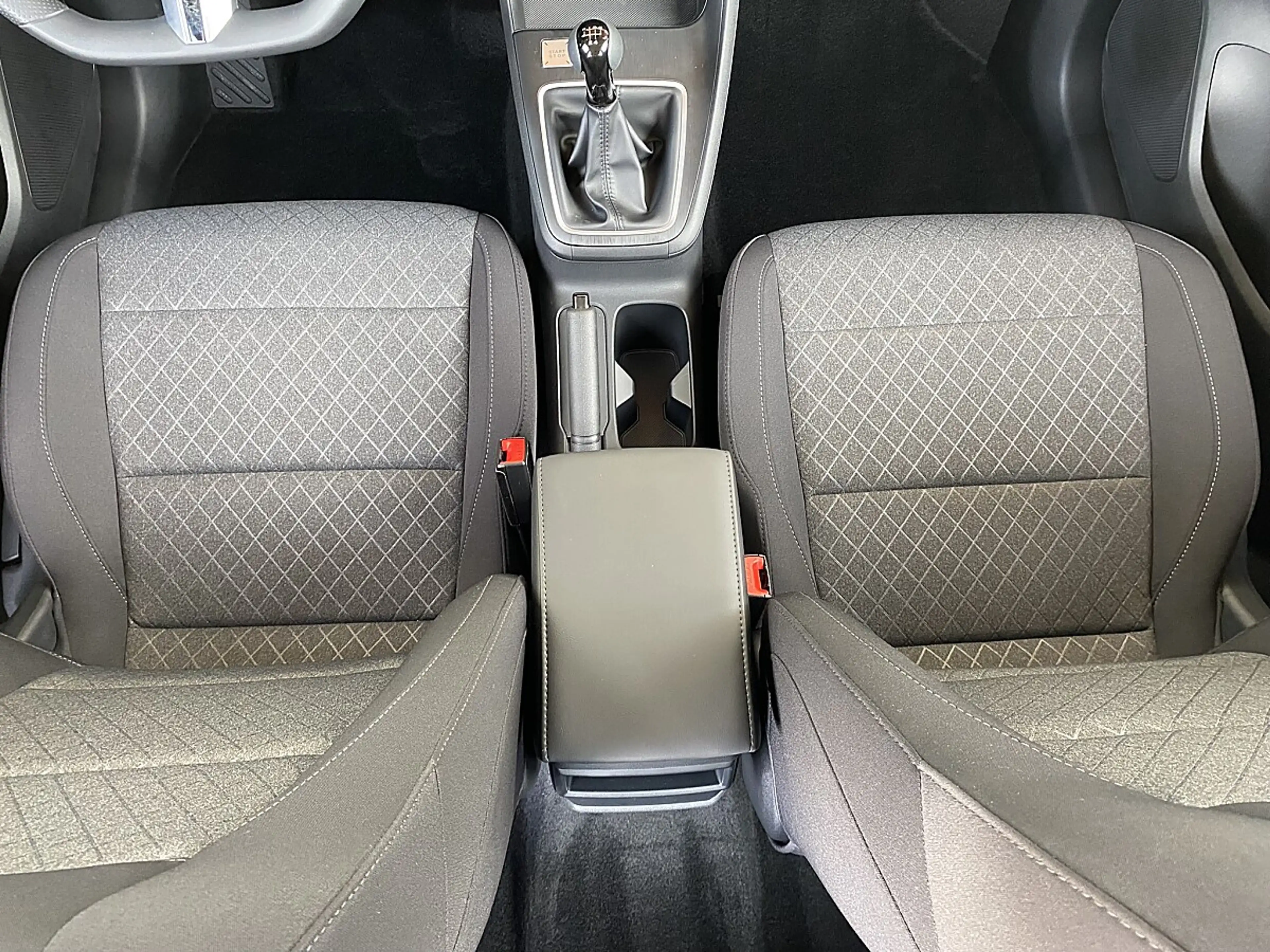 MG ZS + 1.5 Select — photo 13