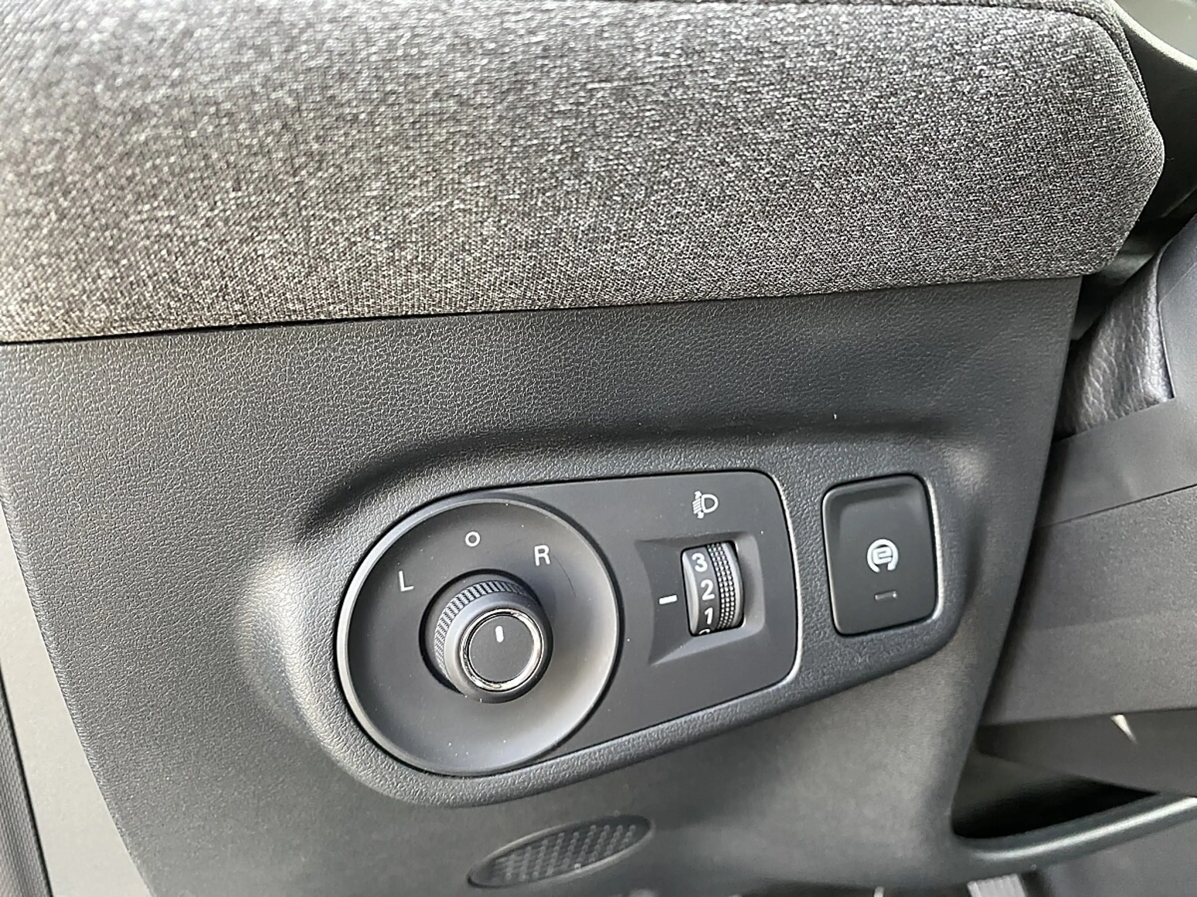 MG ZS + 1.5 Select — photo 22