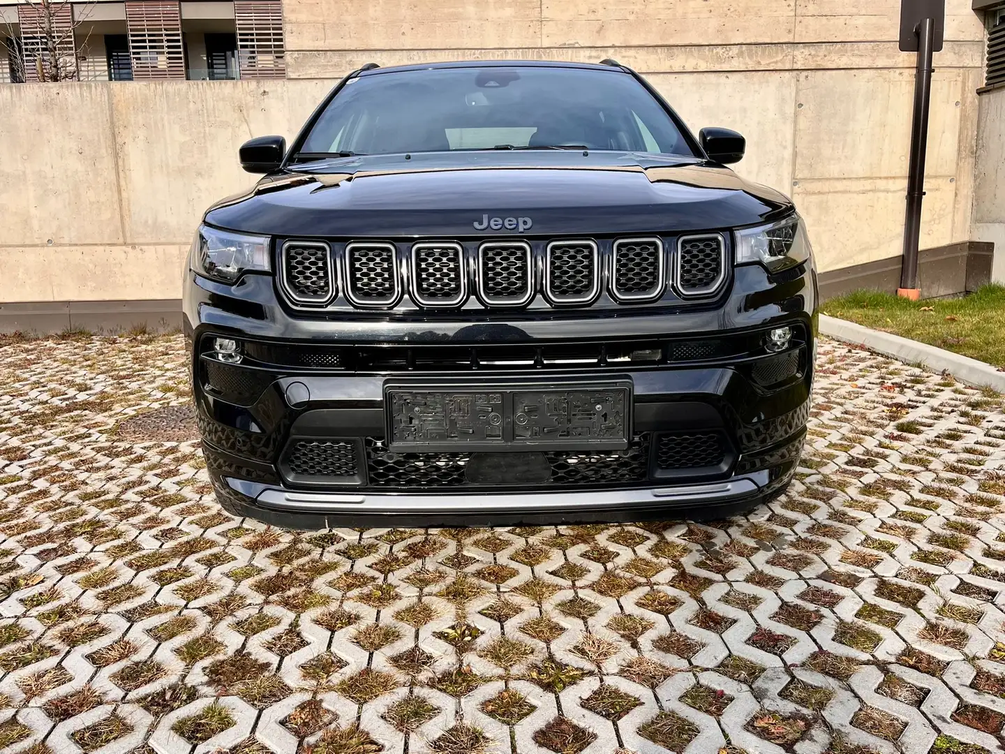 Jeep Compass Compass 1.3 PHEV S 240 PS AT 4xe S Schwarz - 2