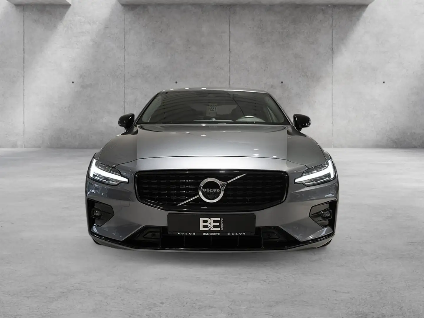 Volvo S60 T5 R-Design Grau - 2