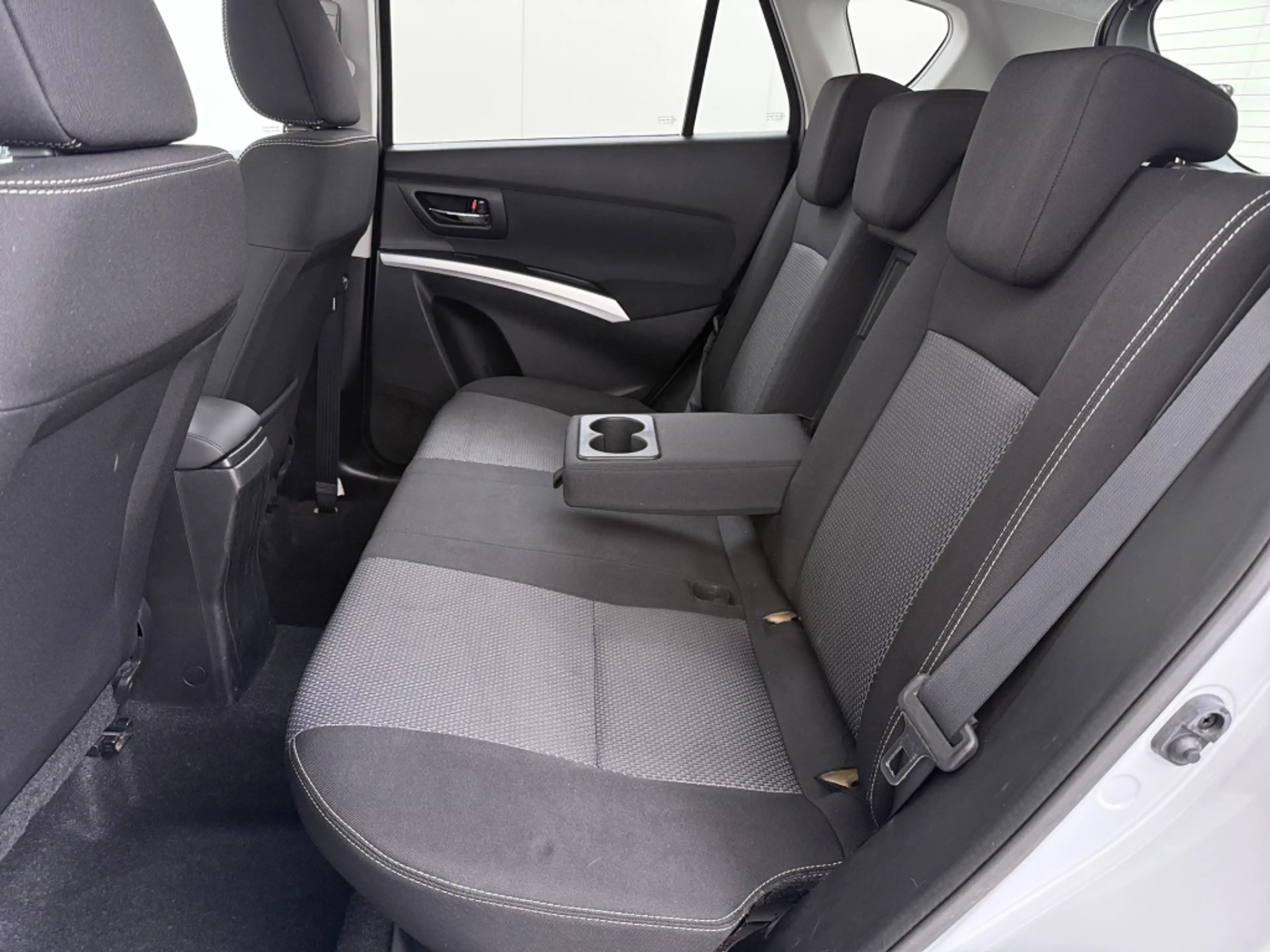 Suzuki SX4 S-Cross 1.6 Exclusive — photo 16