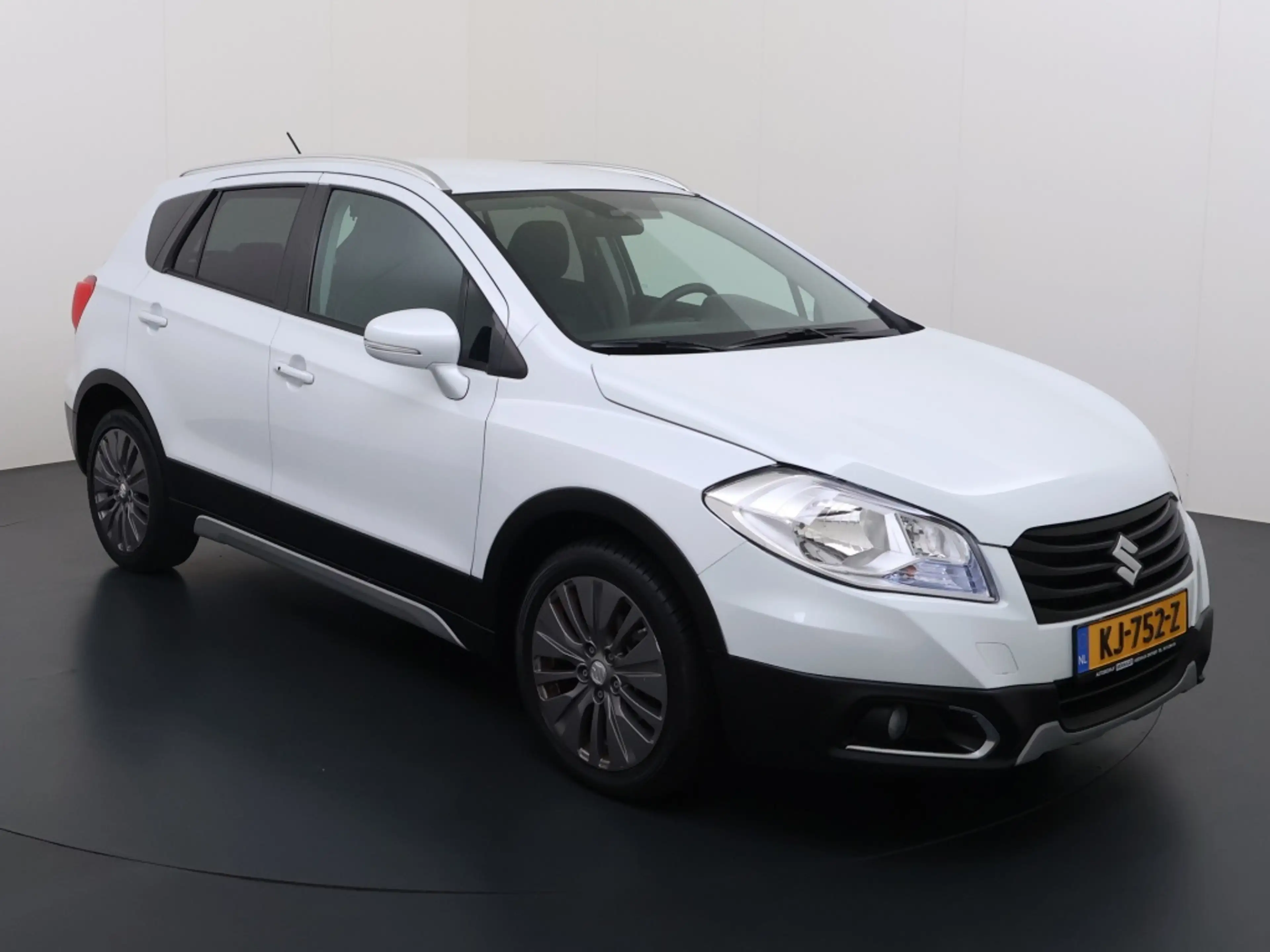 Suzuki SX4 S-Cross 1.6 Exclusive — photo 2