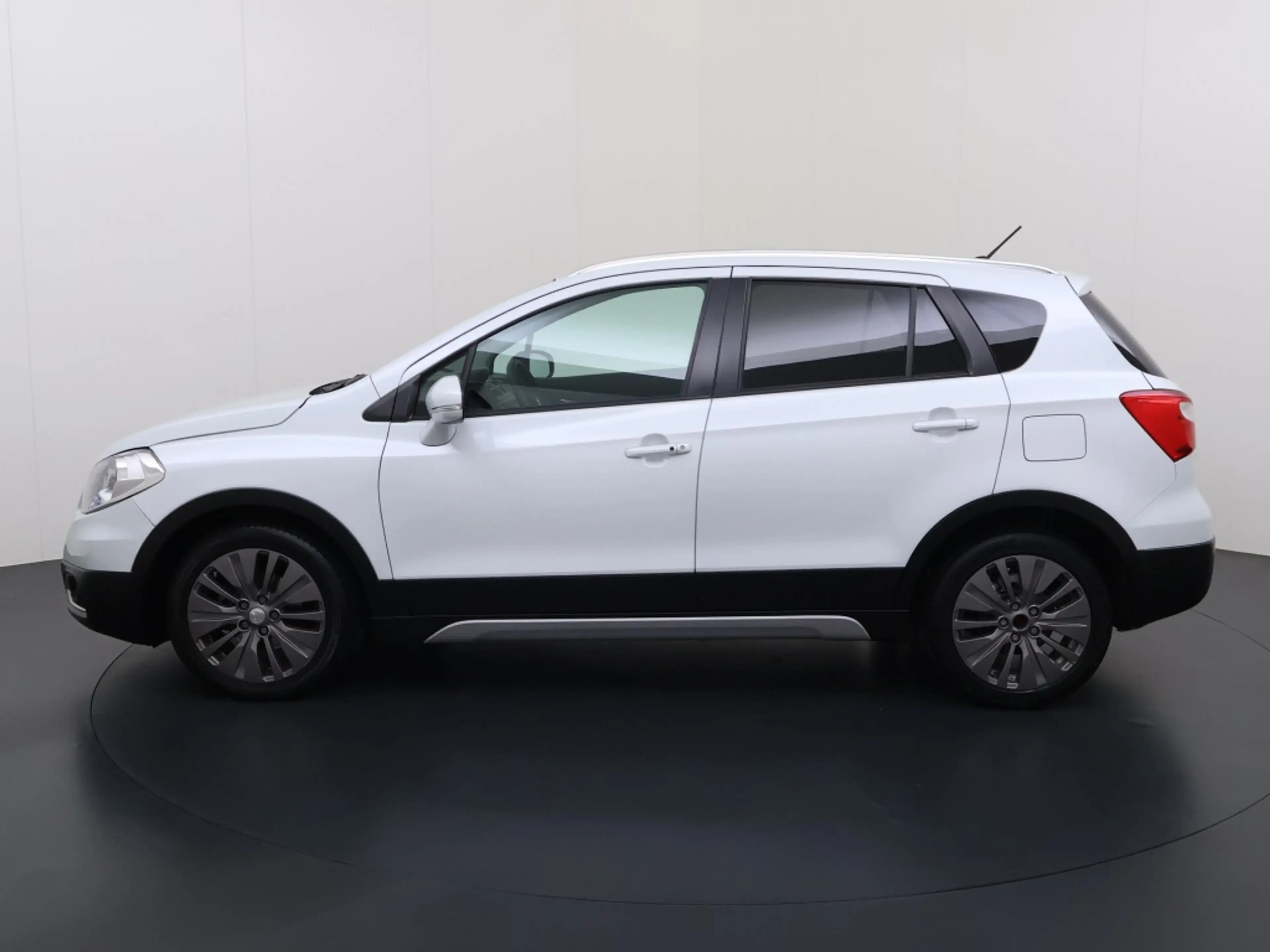 Suzuki SX4 S-Cross 1.6 Exclusive — photo 4
