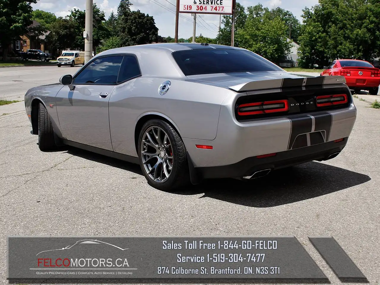 Dodge Challenger снимка Dodge Challenger