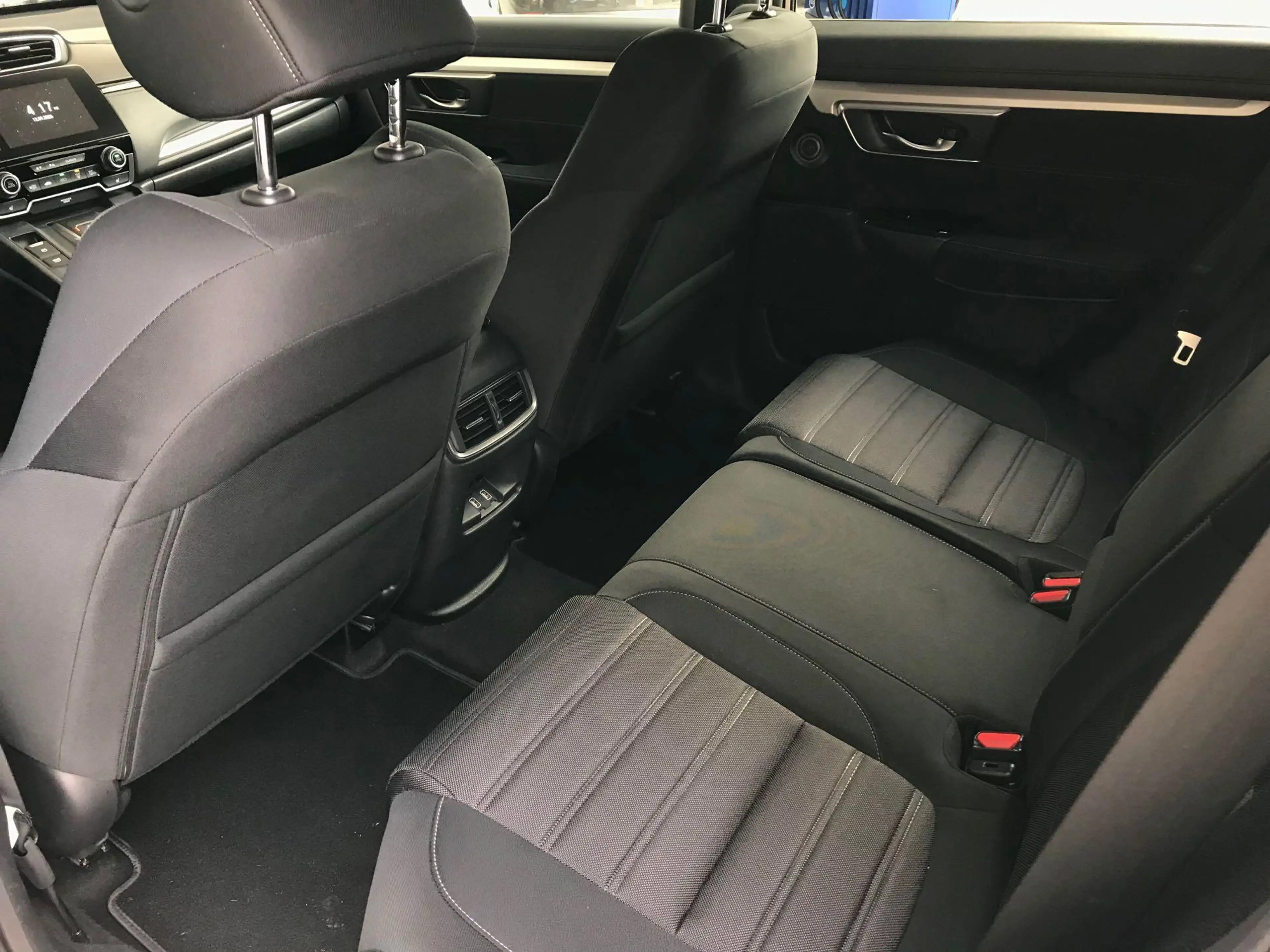 Honda CR-V 2.0 Hybrid Business Edition — photo 9