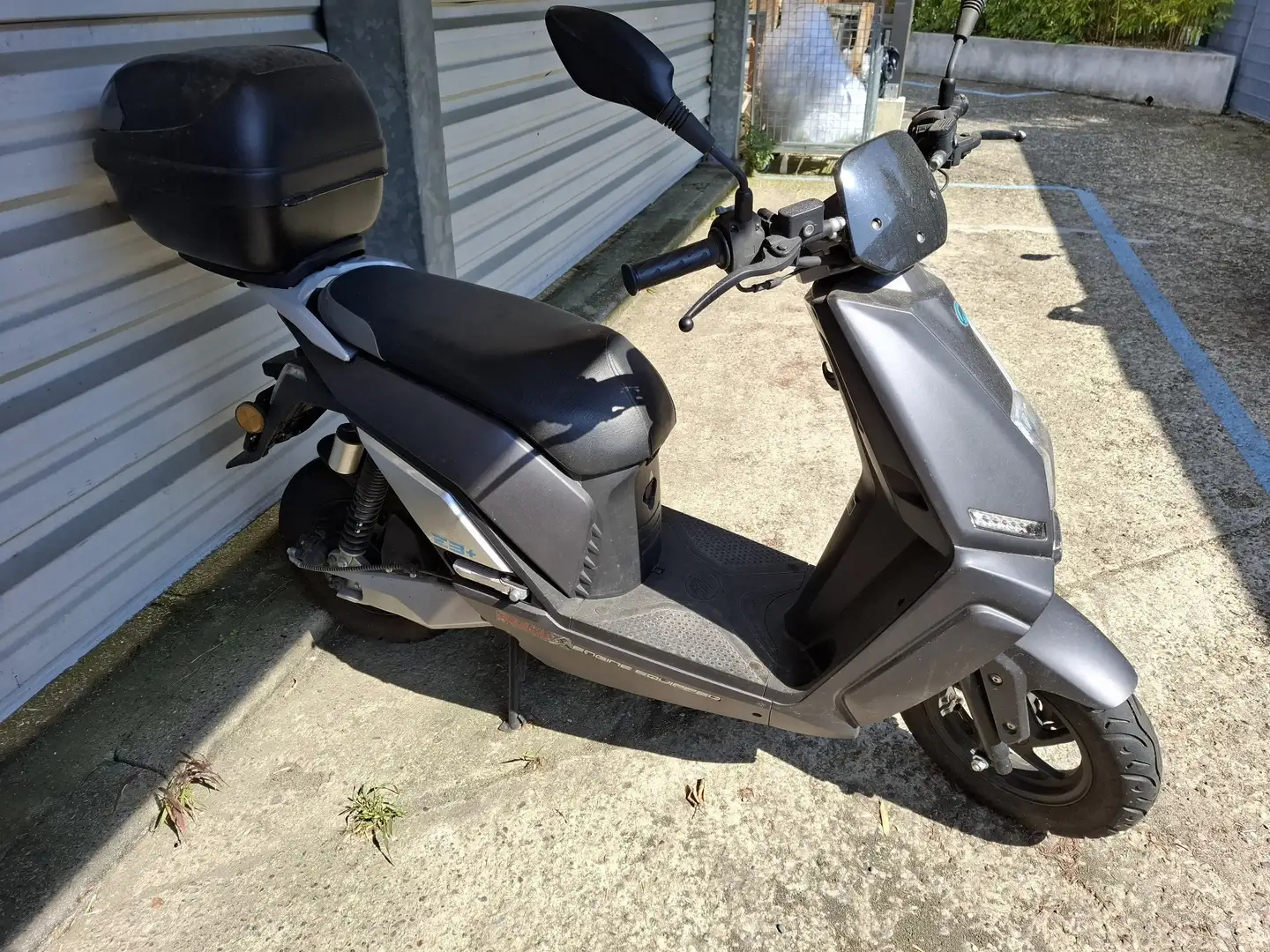 Lifan E3 scooter 50 cc elettrico come nuovo Gris - 1