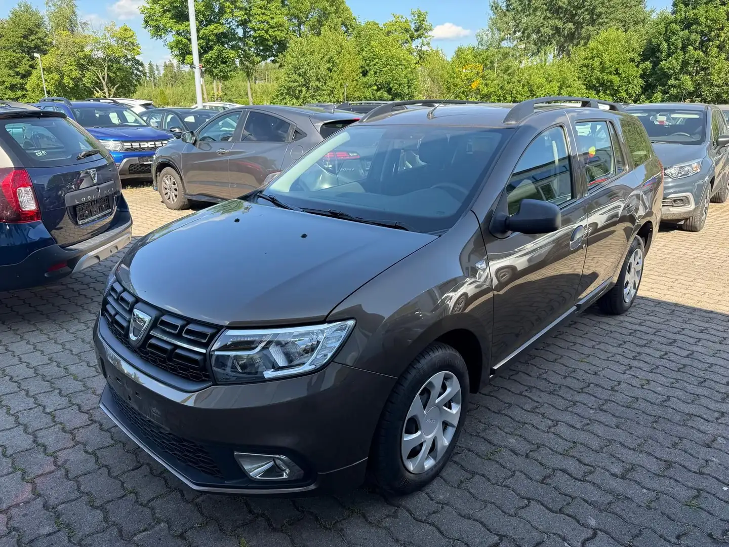 Dacia Logan MCV 1.5 dCi 75 cp Einparkhilfe*Klima Braun - 1