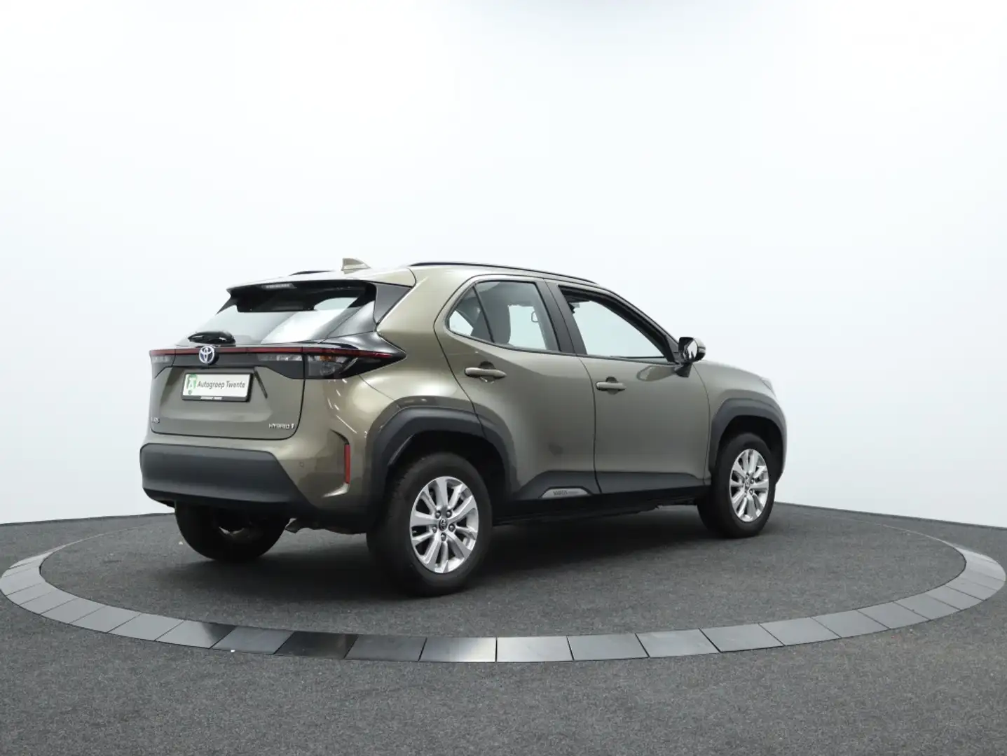 Toyota Yaris Cross 1.5 Hybrid Comfort Automaat | Navigatie | Camera | Bruin - 2
