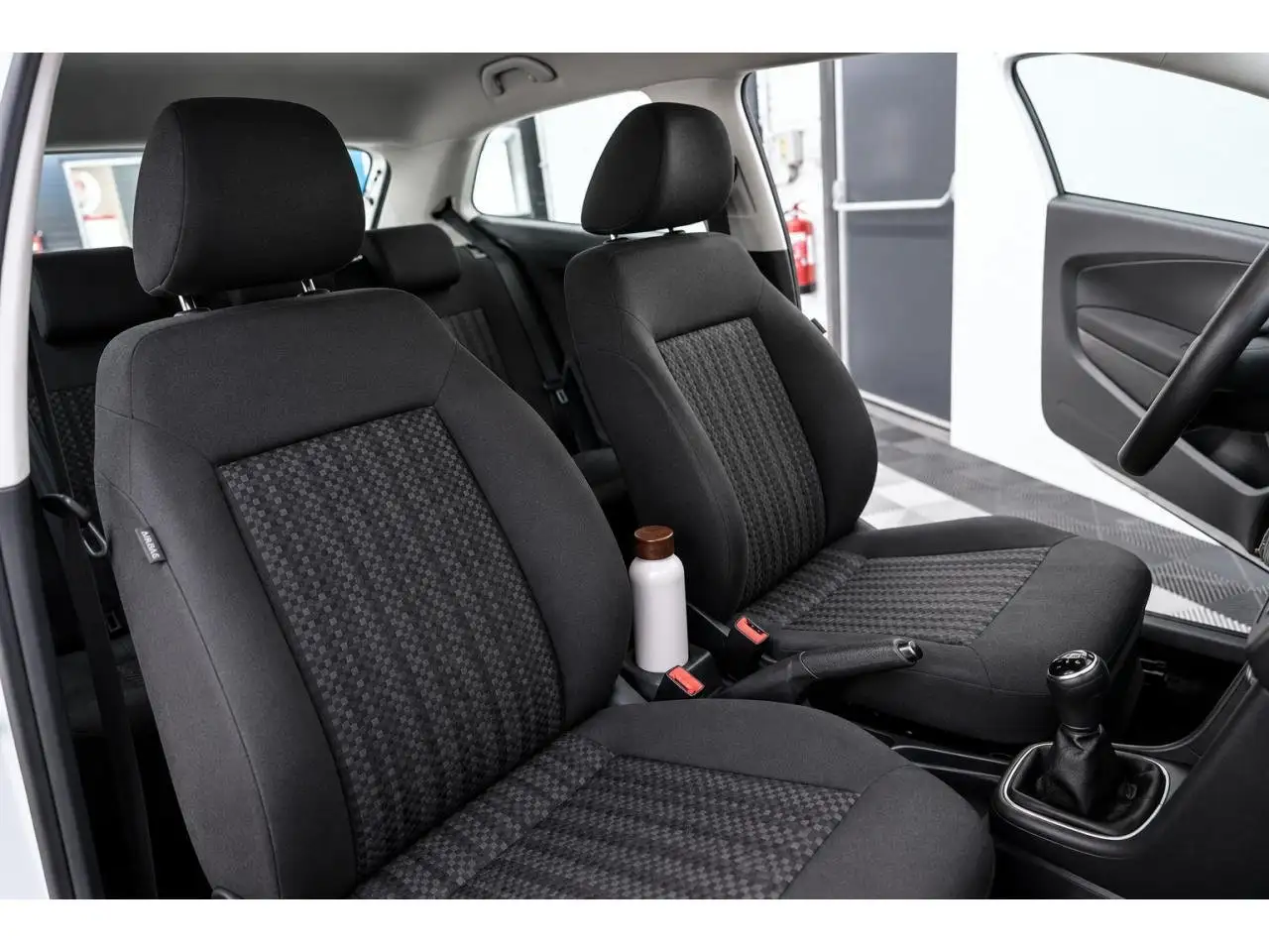 Volkswagen Polo Citadine 3 portes — photo 9