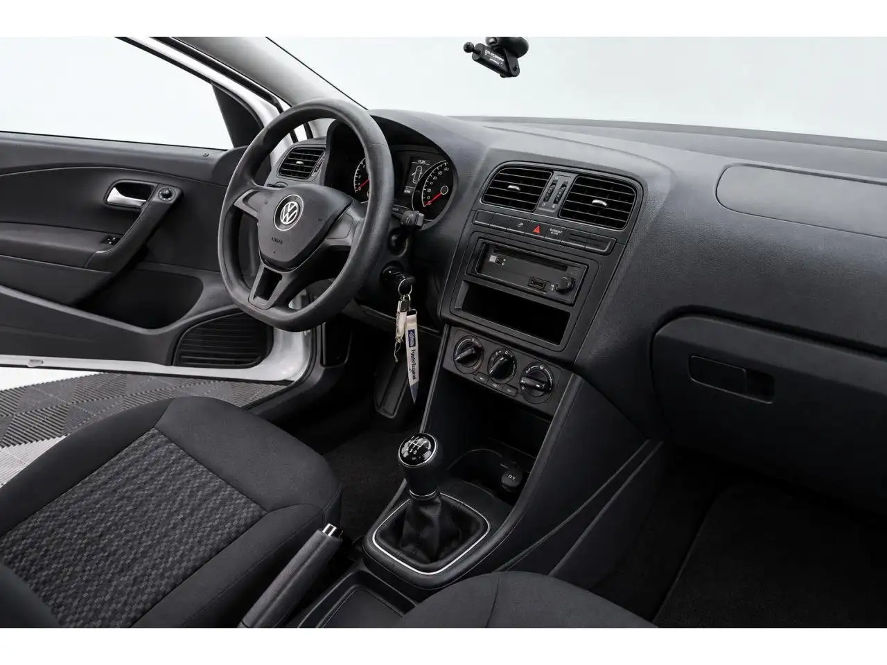 Volkswagen Polo Citadine 3 portes — photo 8