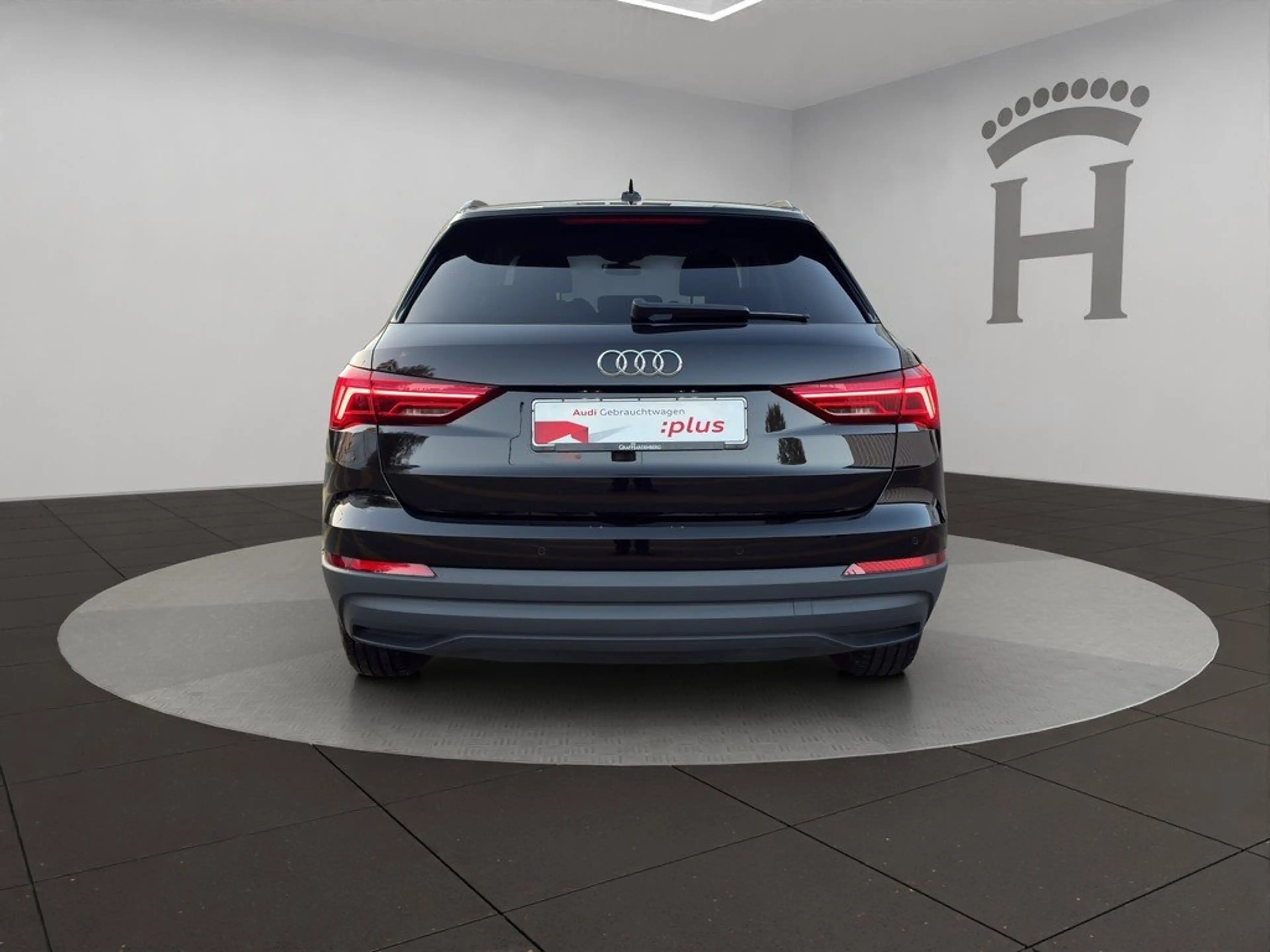 Audi Q3 45 TFSIe S tronic Matrix AHK Navi — photo 4