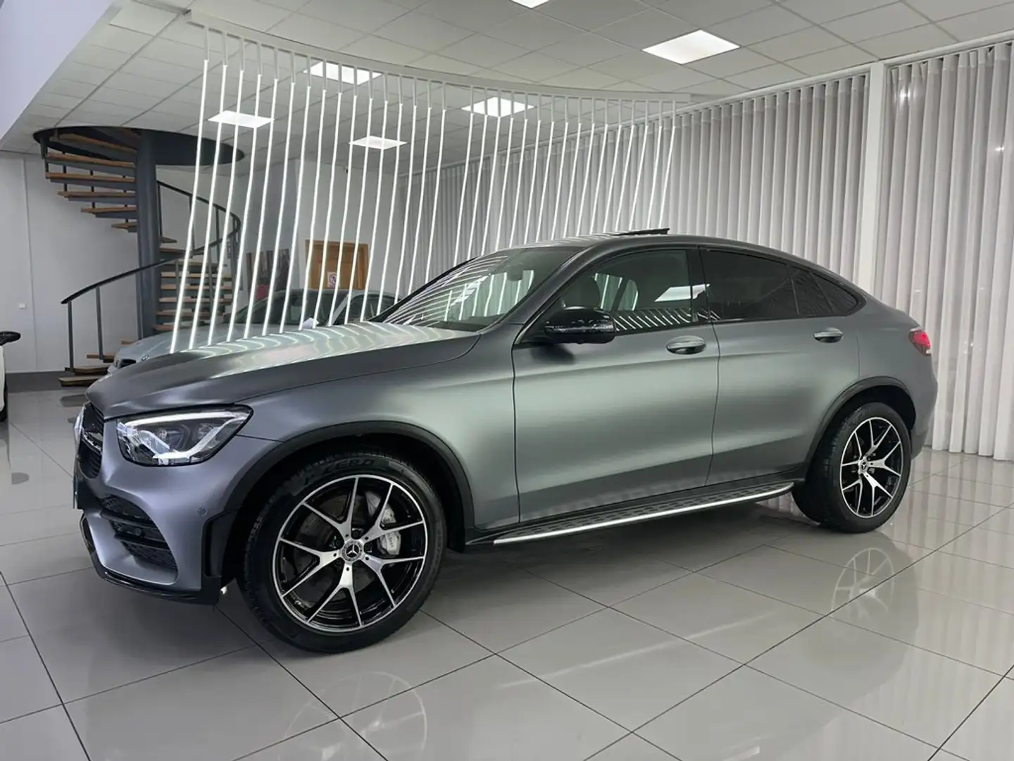 Mercedes-Benz GLC 220 d 4MATIC Gris - 2