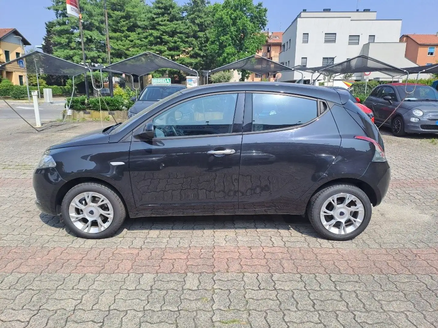 Lancia Ypsilon 1.2 69 CV 5 porte Gold Nero - 2